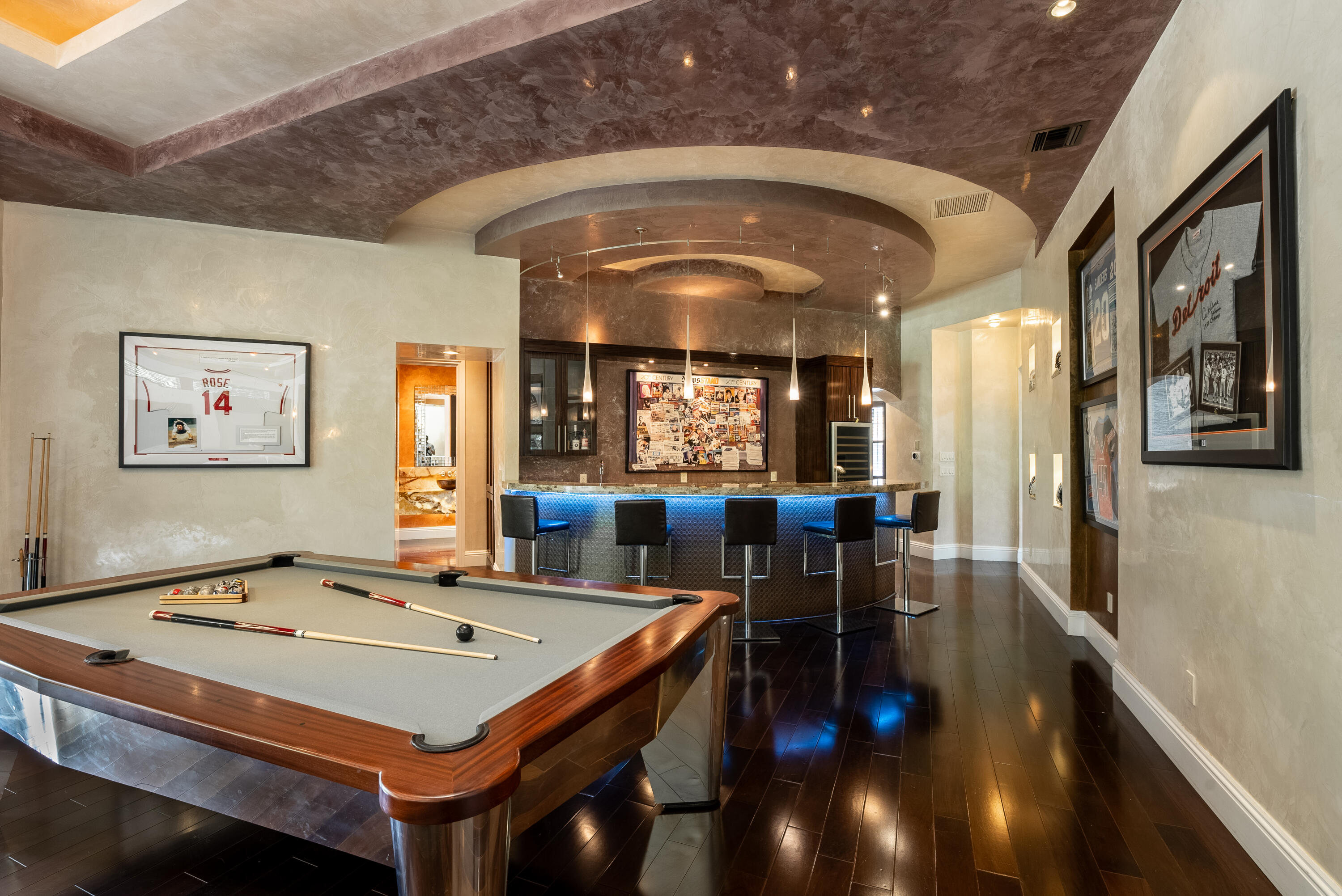 9695 Parkview Avenue