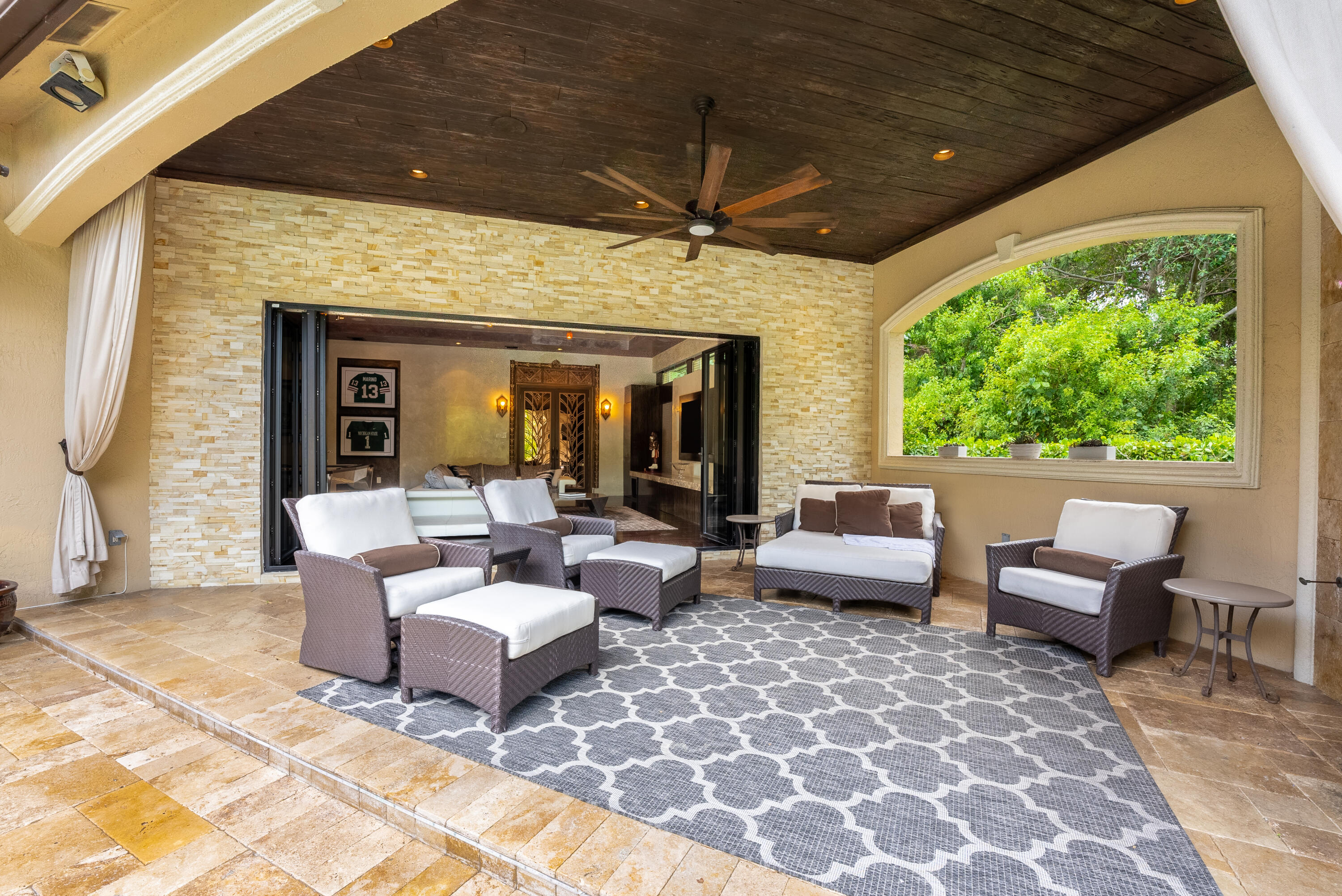 9695 Parkview Avenue