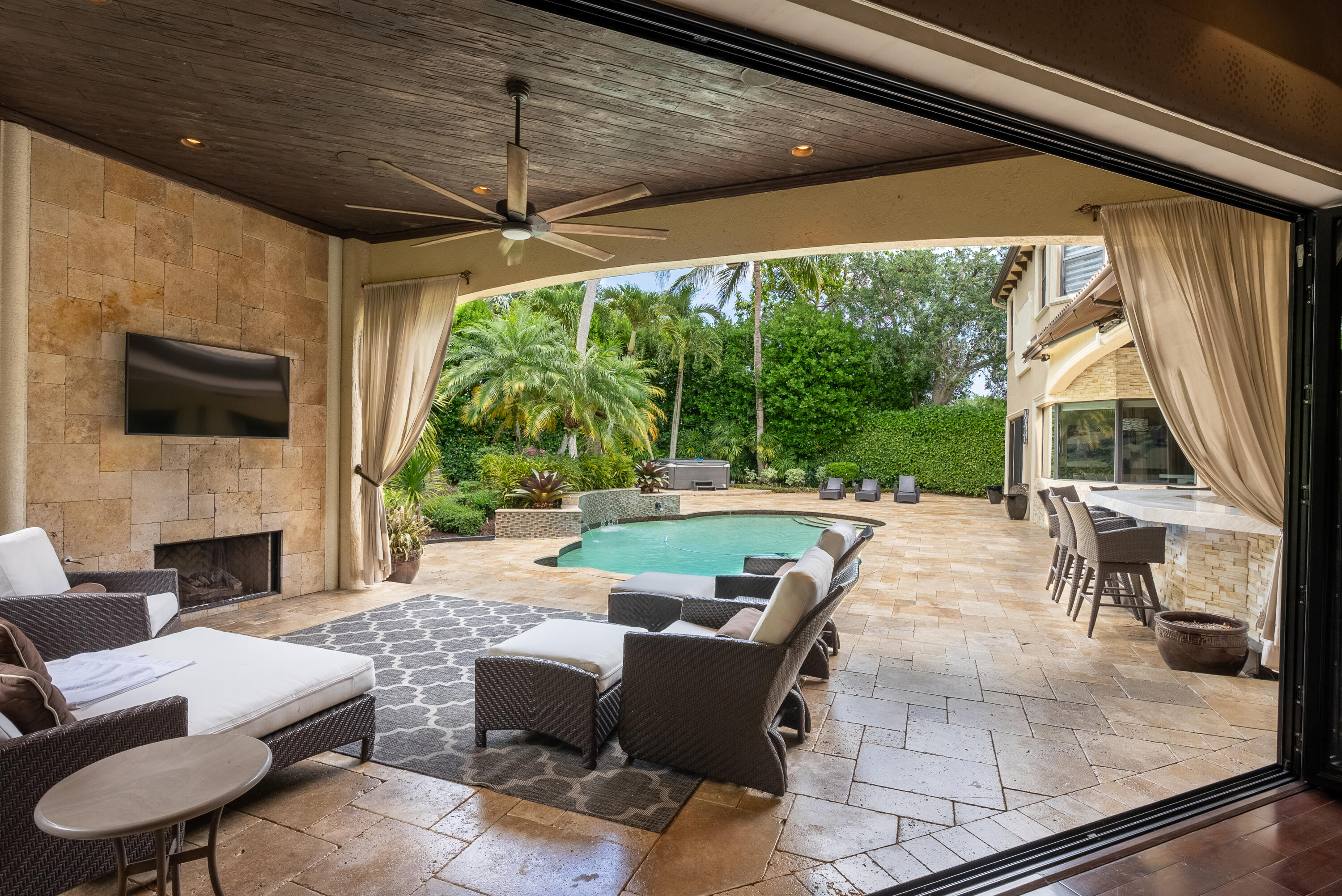 9695 Parkview Avenue