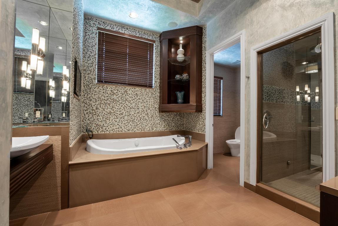 9695 Parkview Avenue