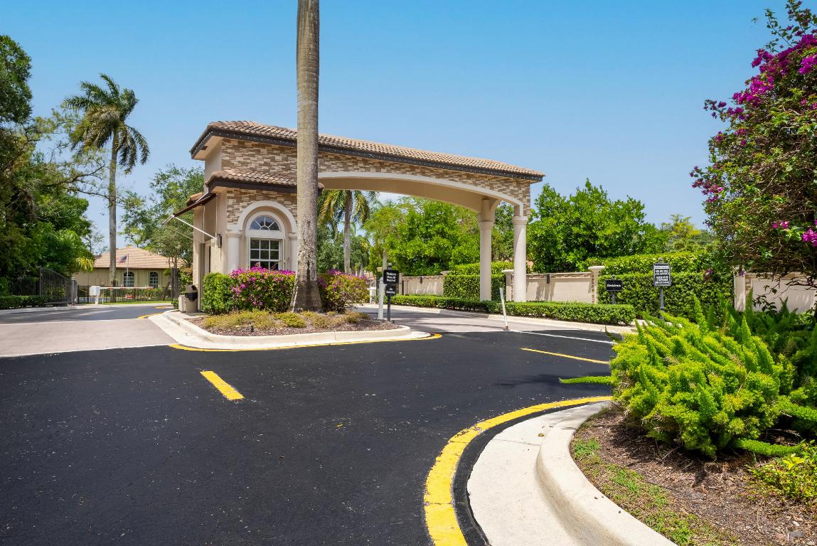 9695 Parkview Avenue