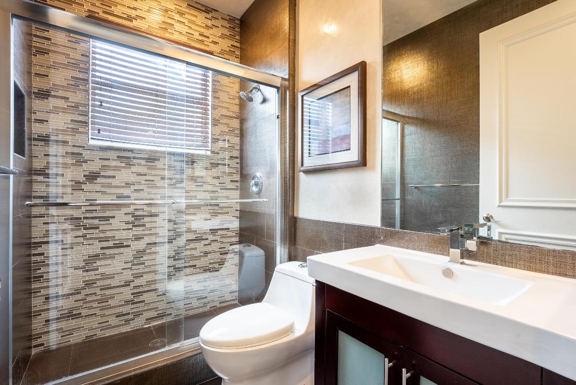 9695 Parkview Avenue