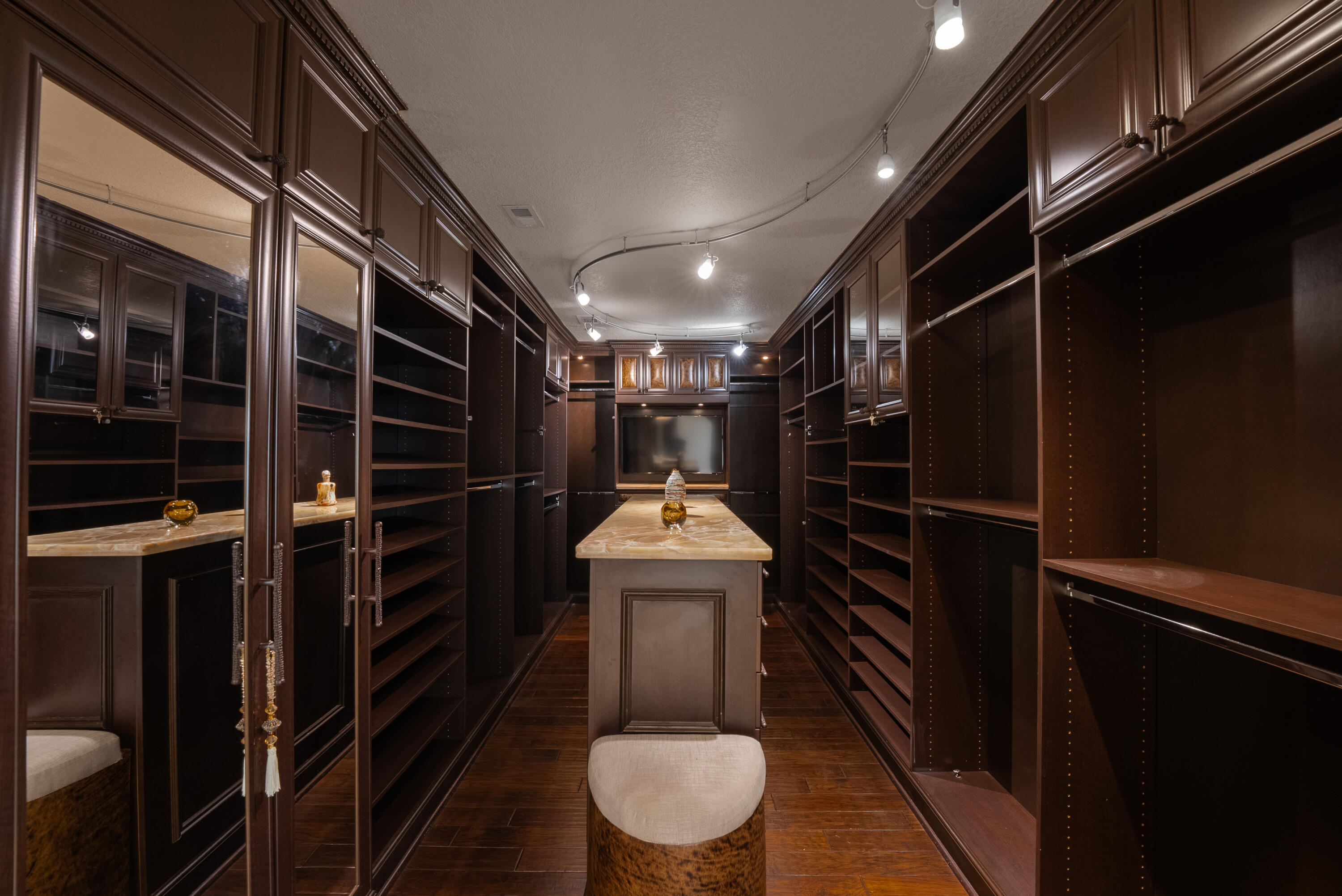 9695 Parkview Avenue