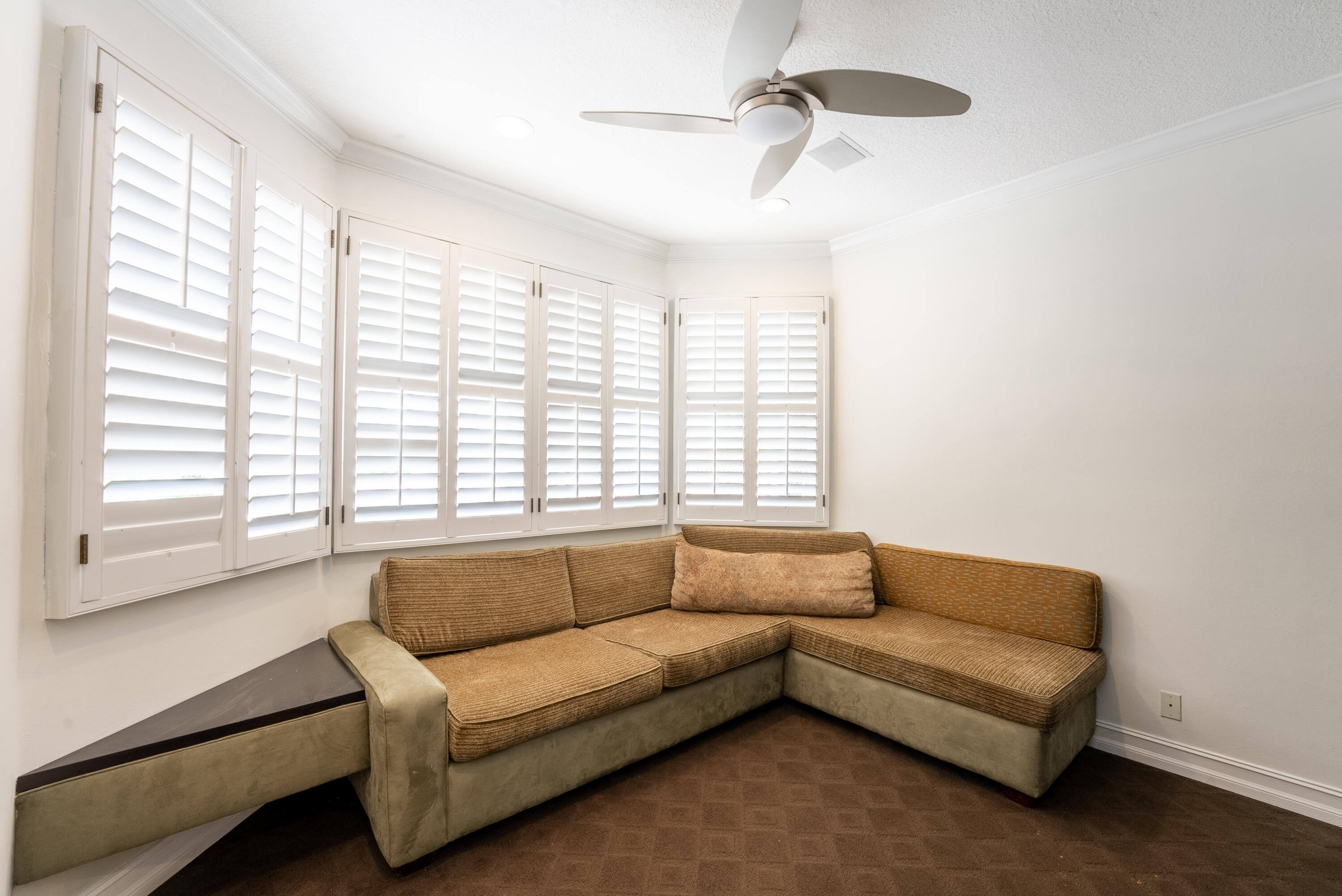 9695 Parkview Avenue