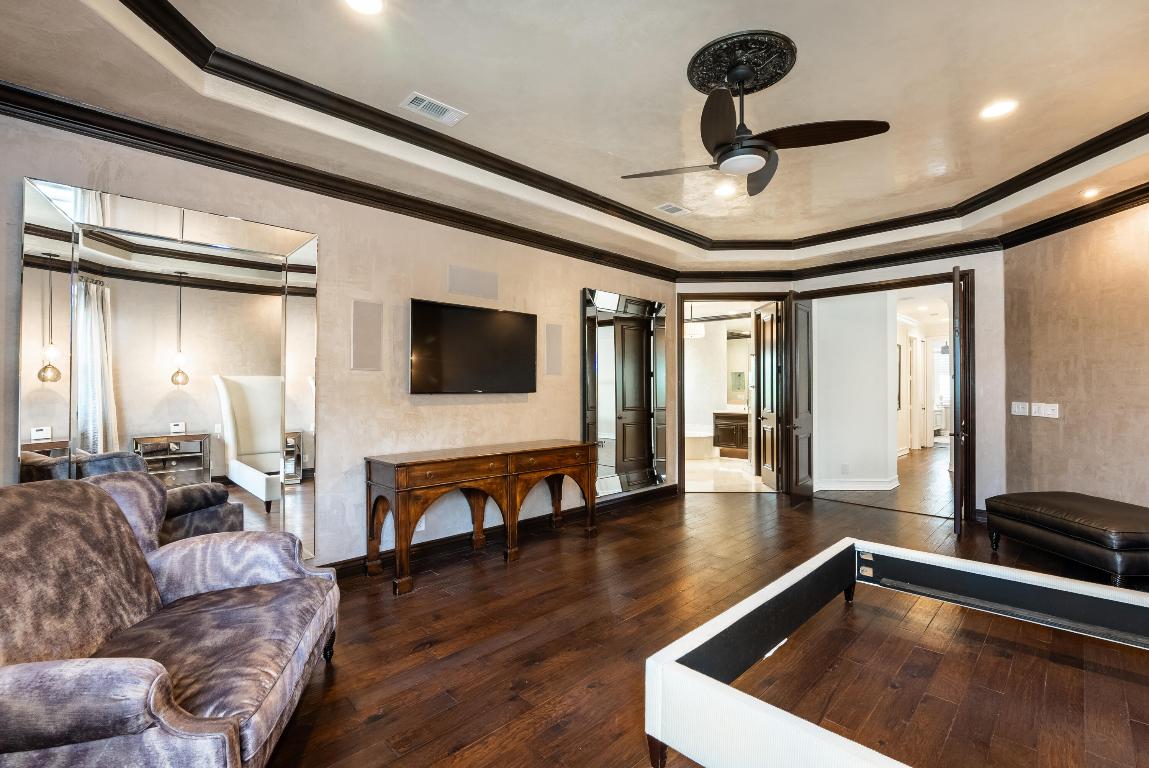 9695 Parkview Avenue