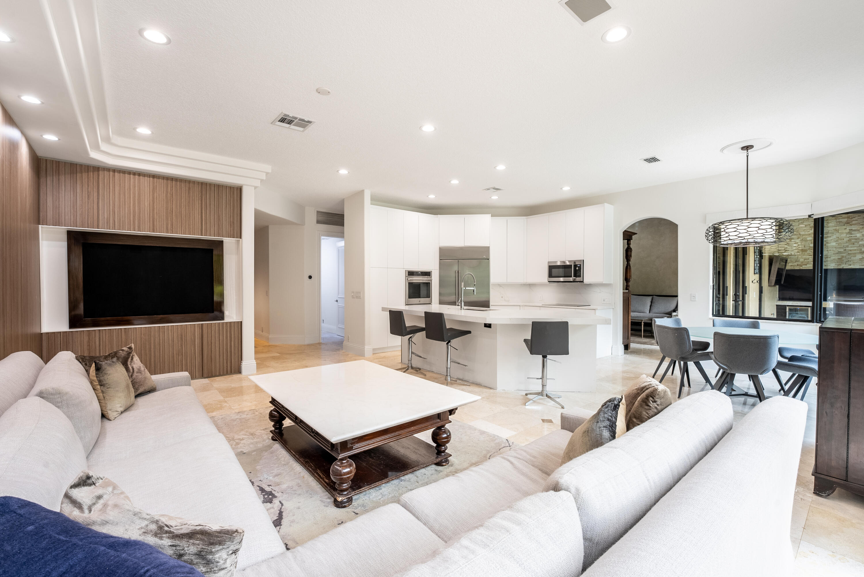 9695 Parkview Avenue