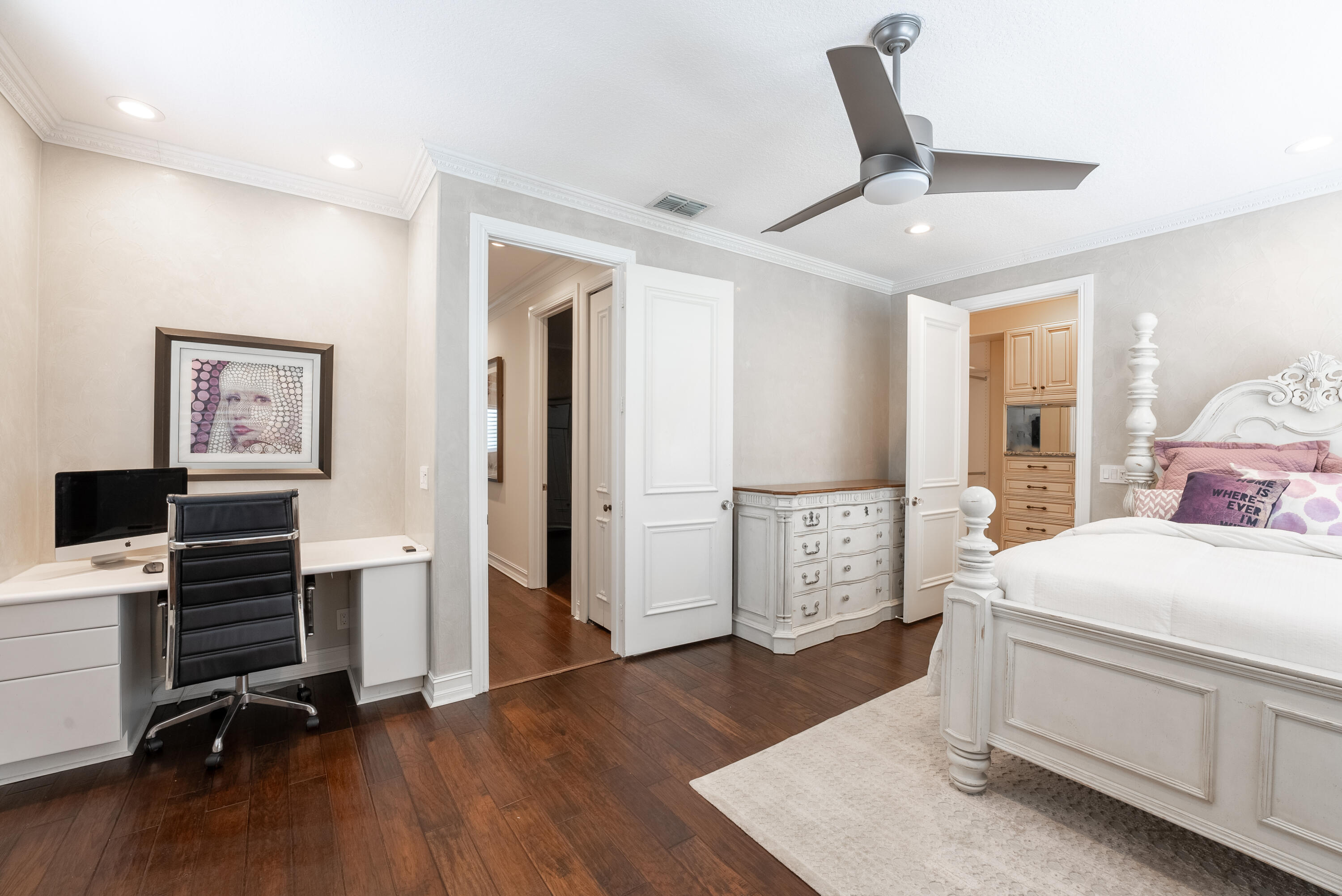 9695 Parkview Avenue