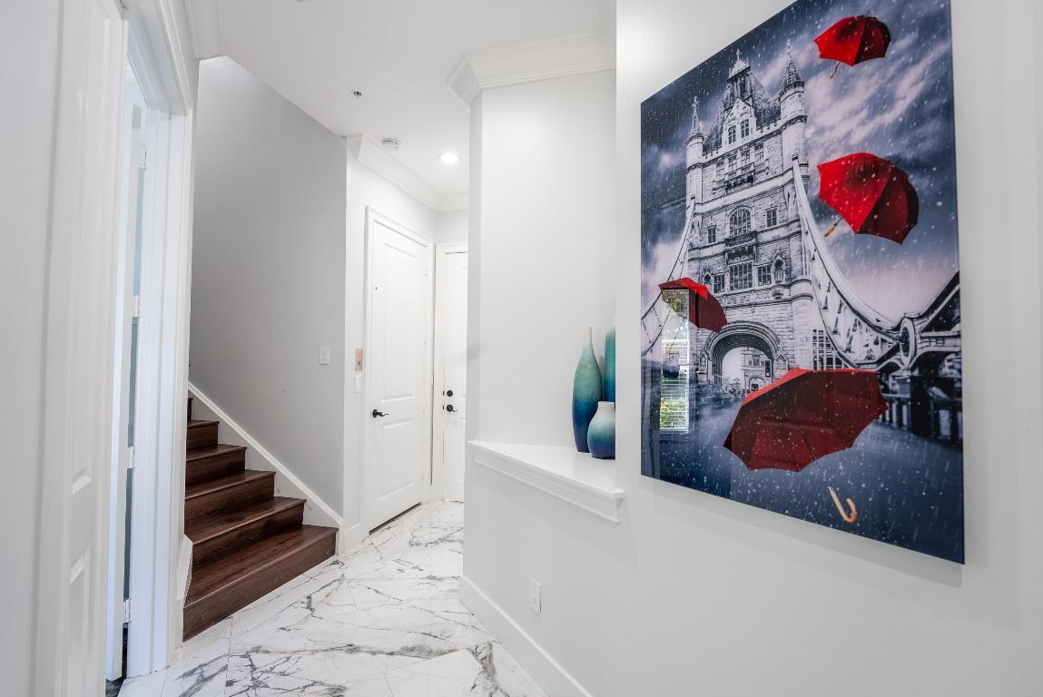 15 Via Floresta Drive