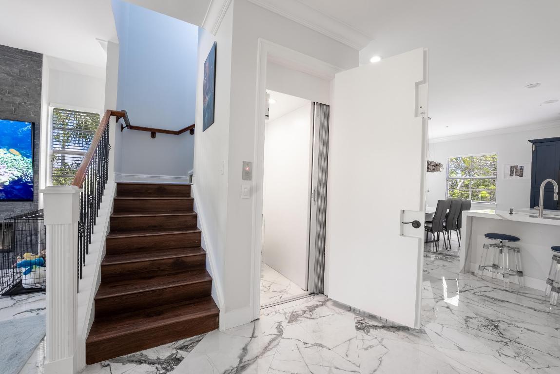 15 Via Floresta Drive