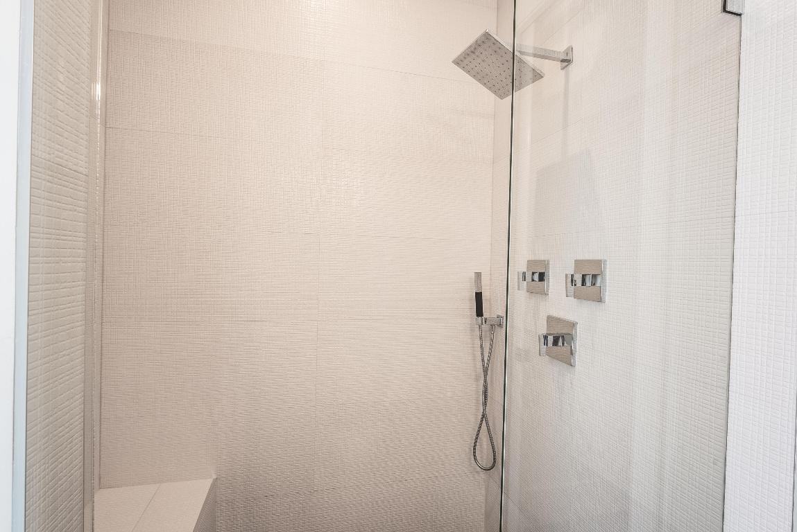 255 NE Spanish Court