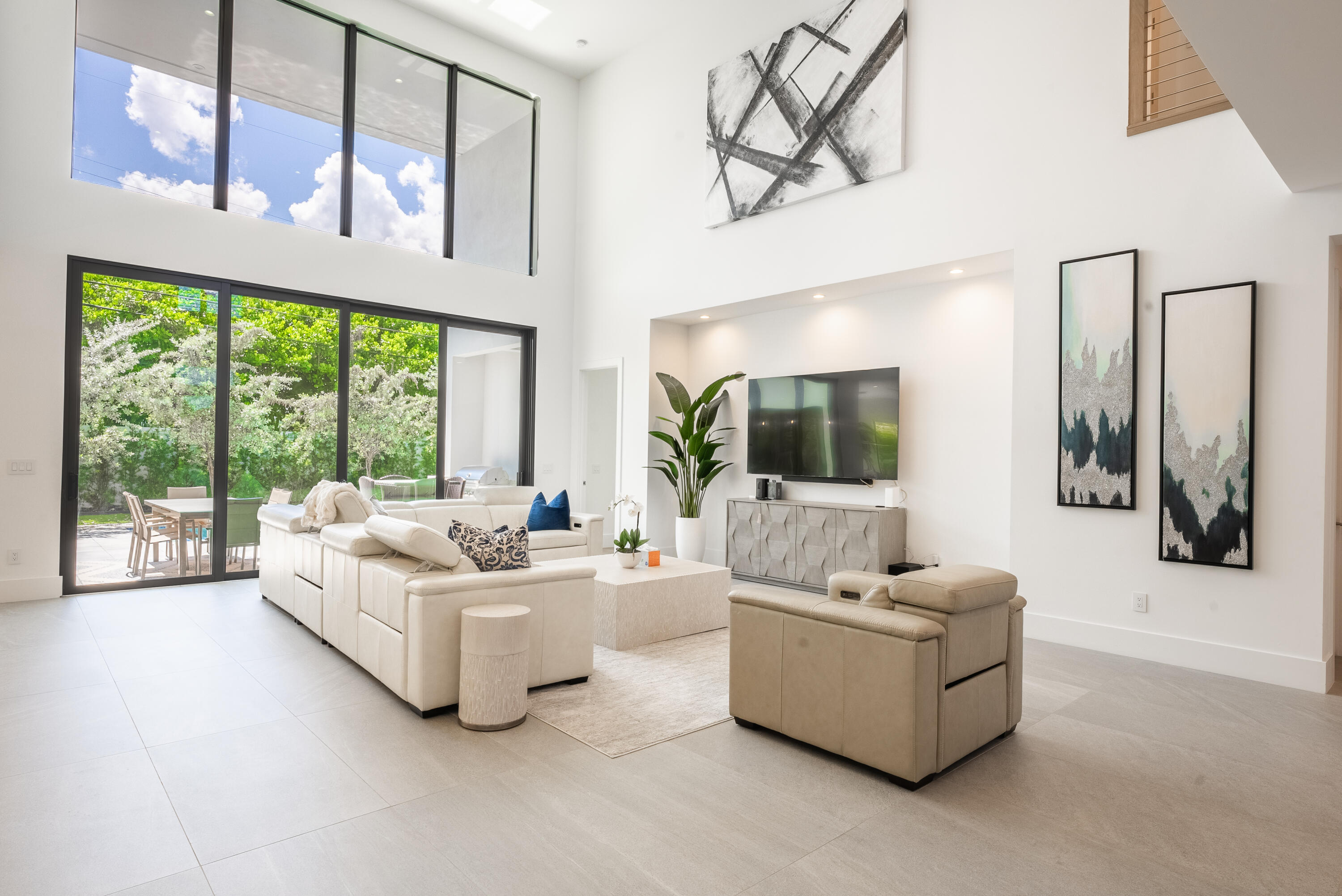 255 NE Spanish Court