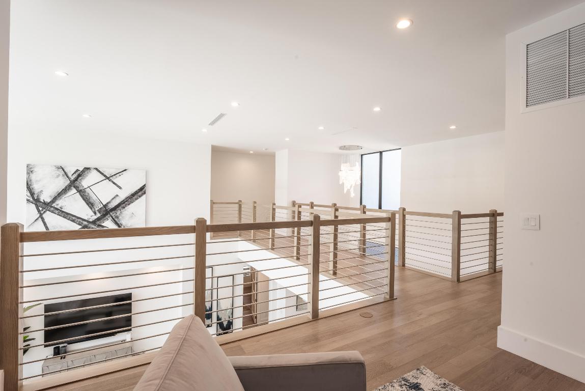 255 NE Spanish Court