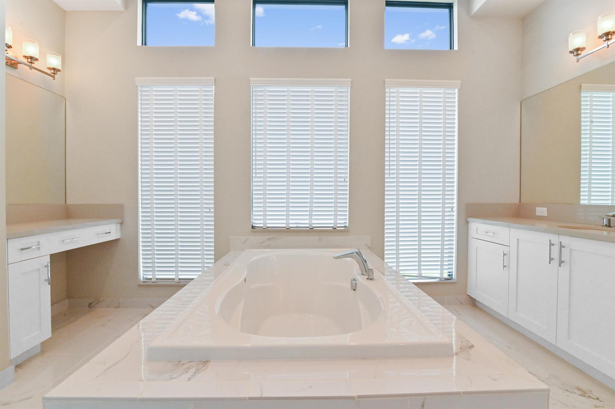 16732 Strasbourg Lane