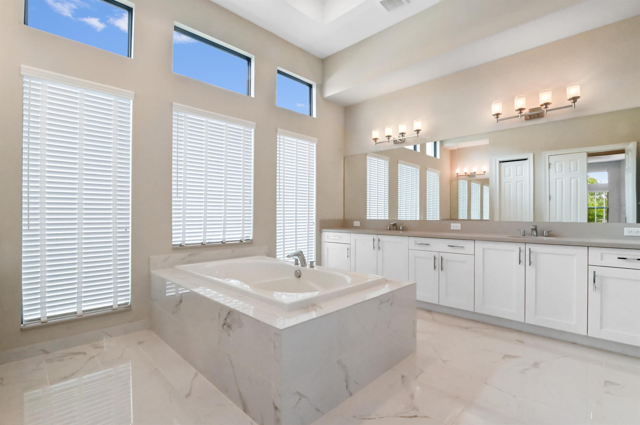 16732 Strasbourg Lane