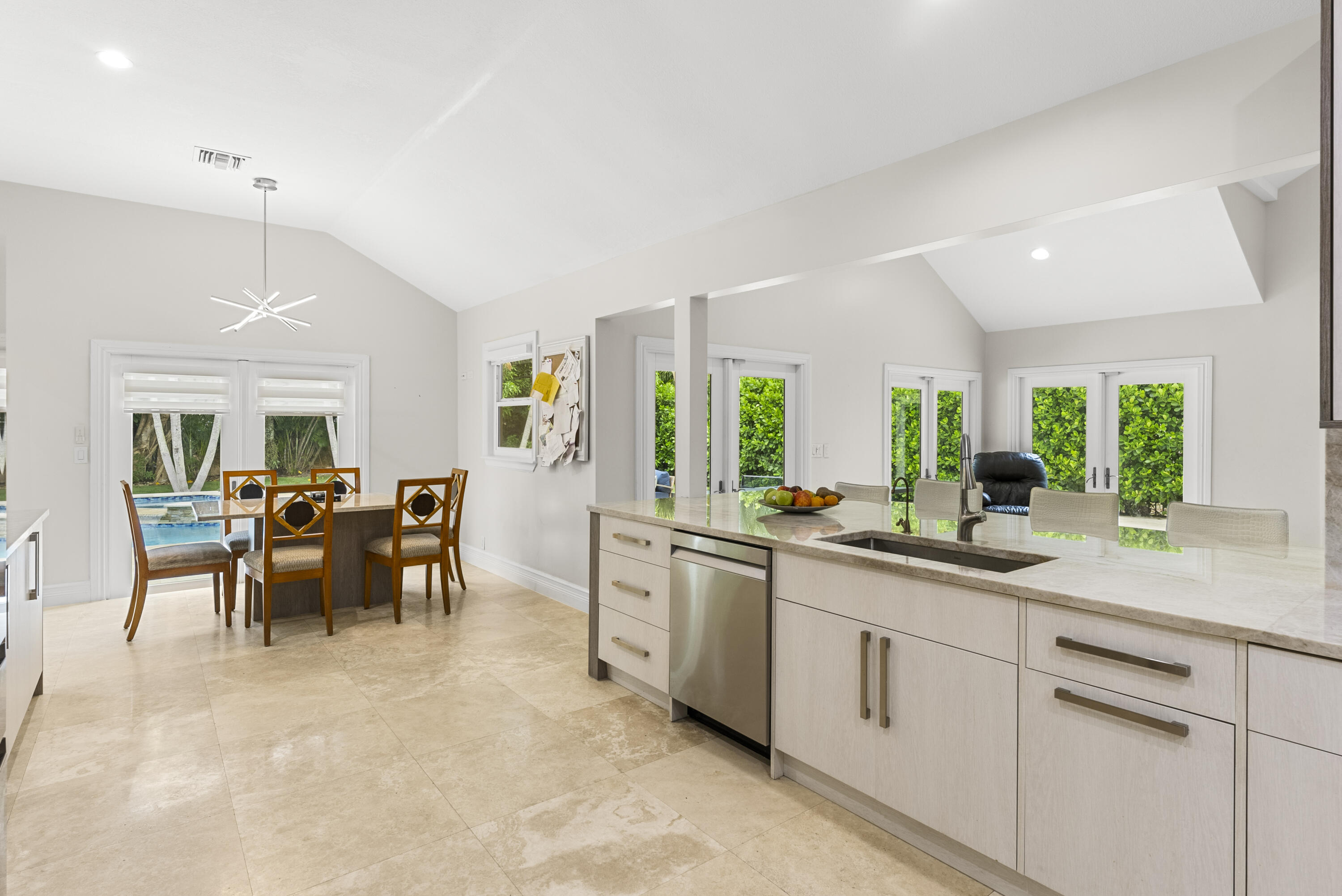 915 Parkside Circle N