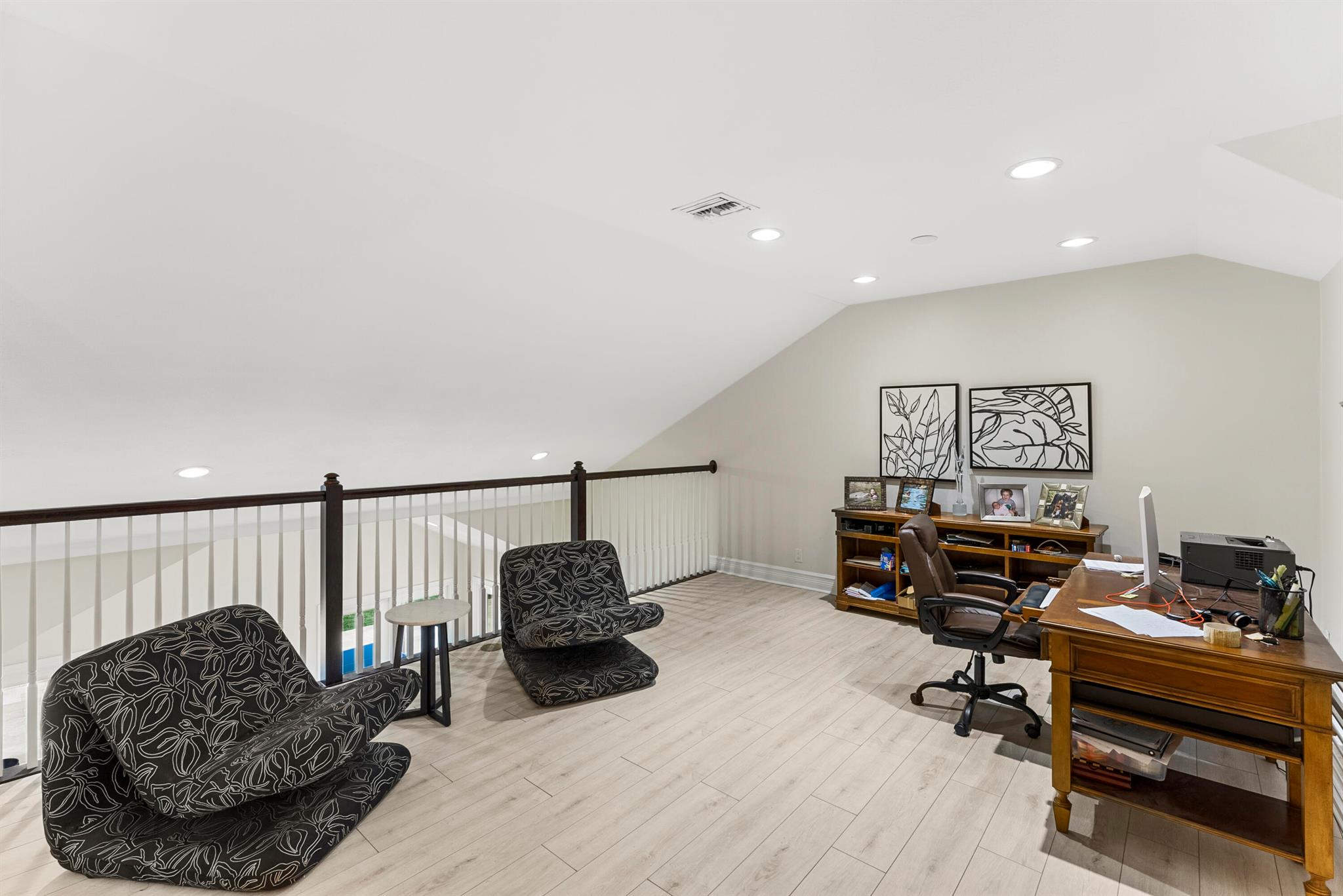 915 Parkside Circle N