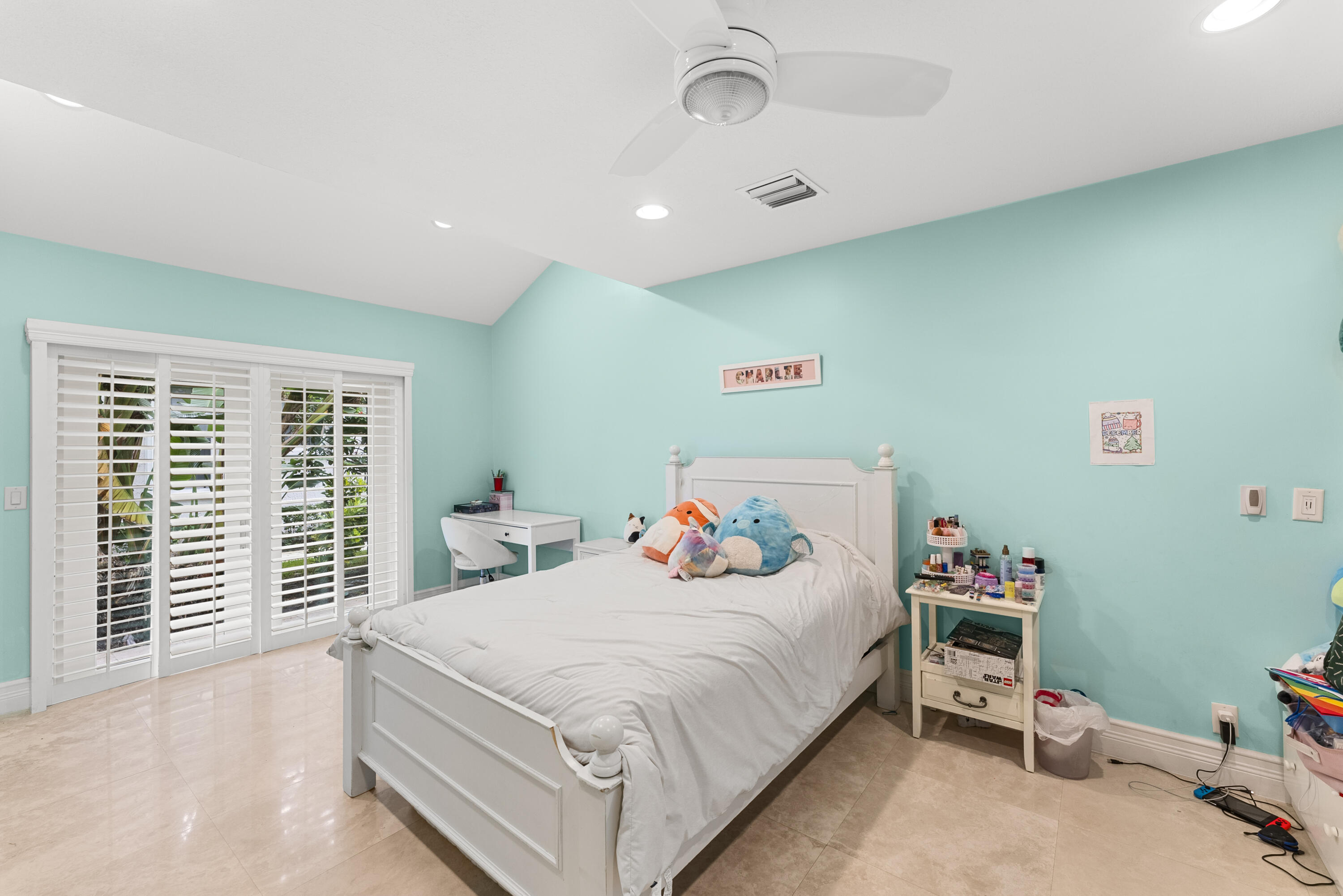 915 Parkside Circle N