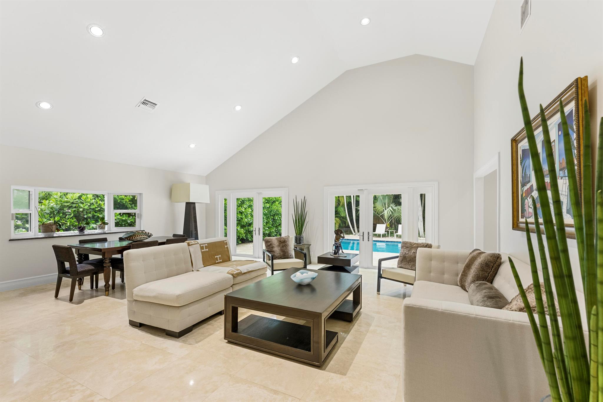 915 Parkside Circle N