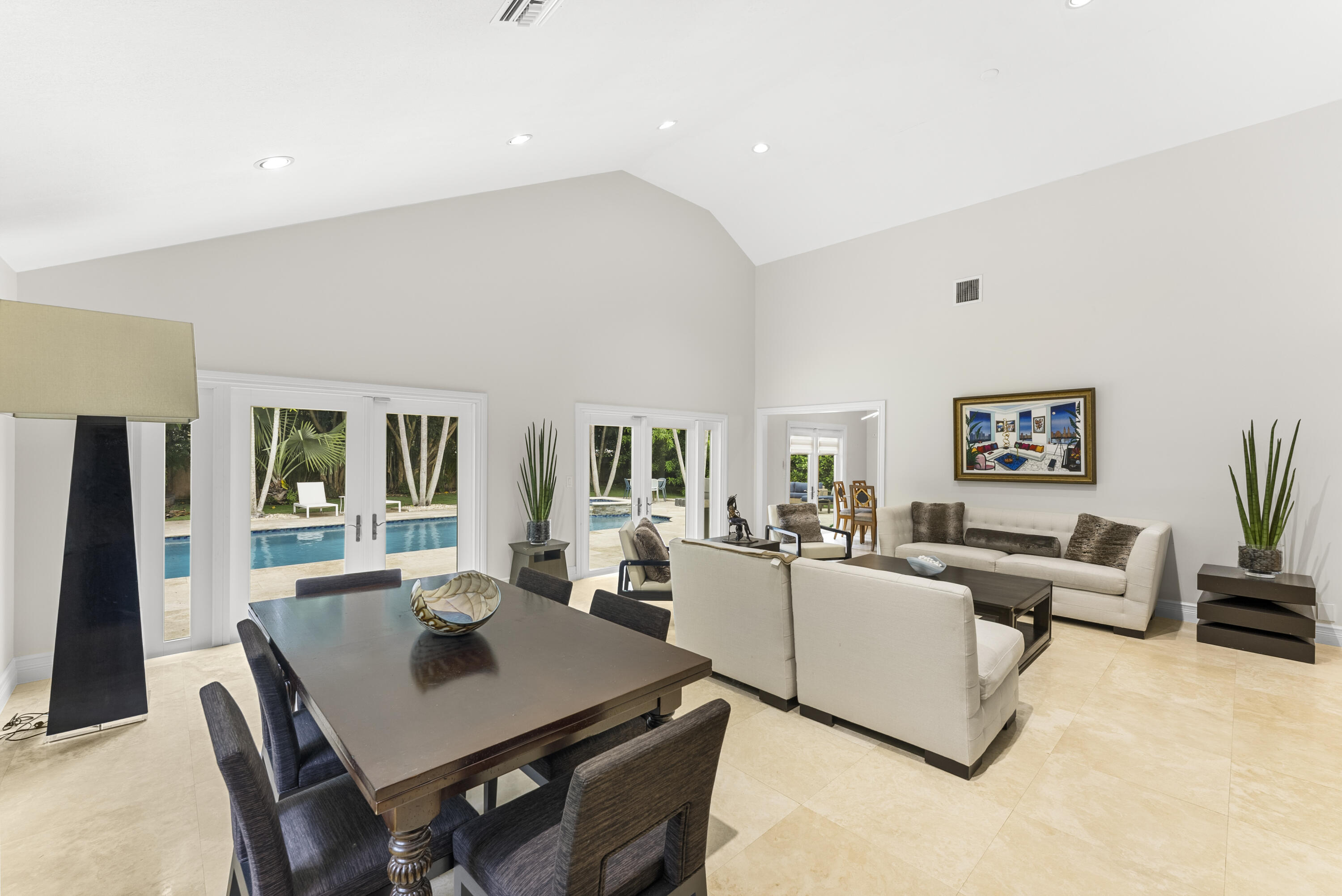 915 Parkside Circle N