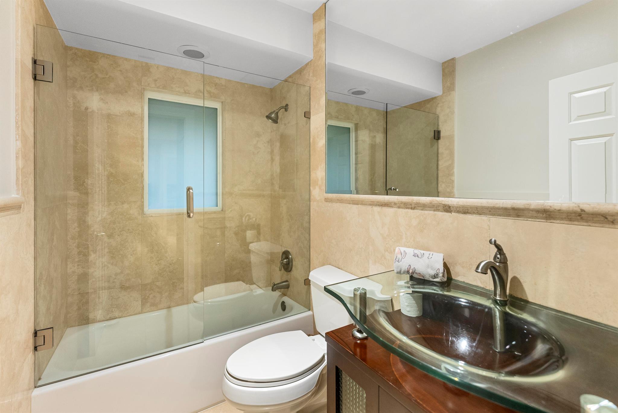 915 Parkside Circle N