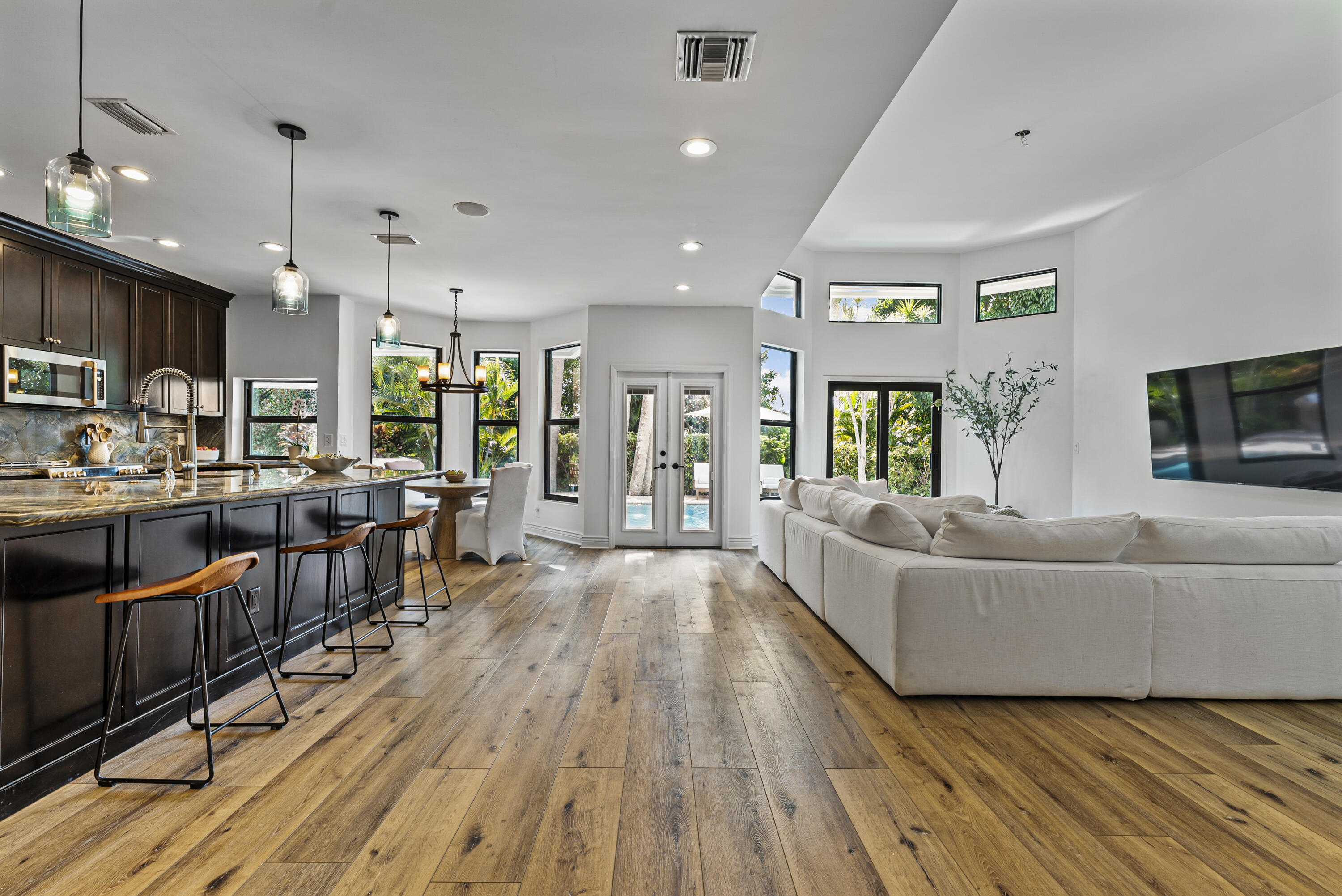 1925 Parkside Circle South Circle S