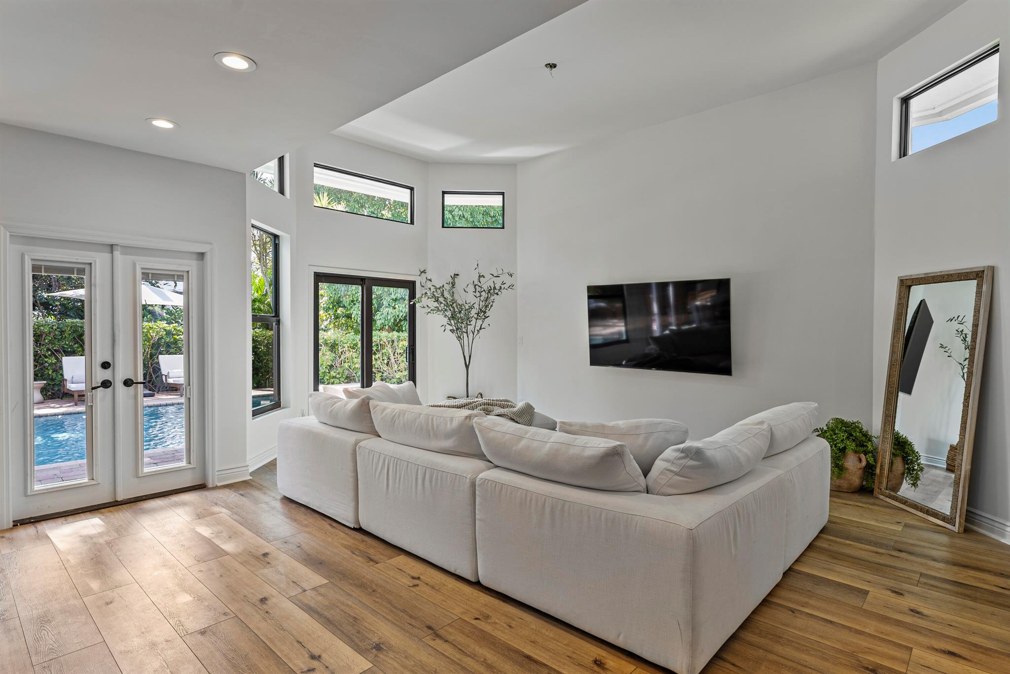 1925 Parkside Circle South Circle S