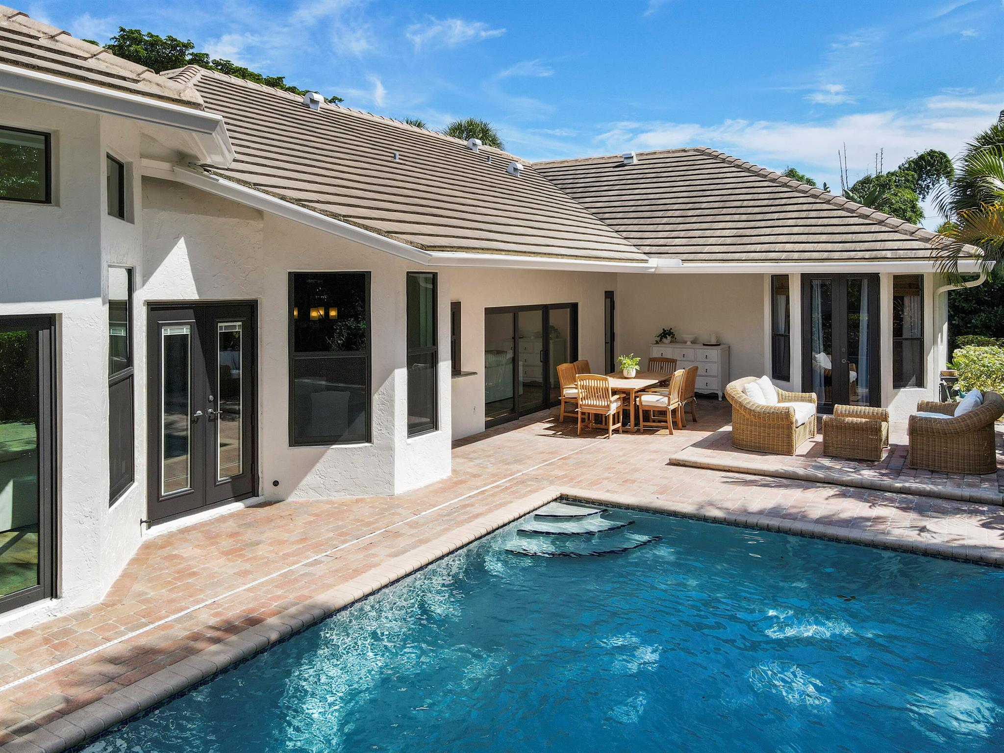 1925 Parkside Circle South Circle S