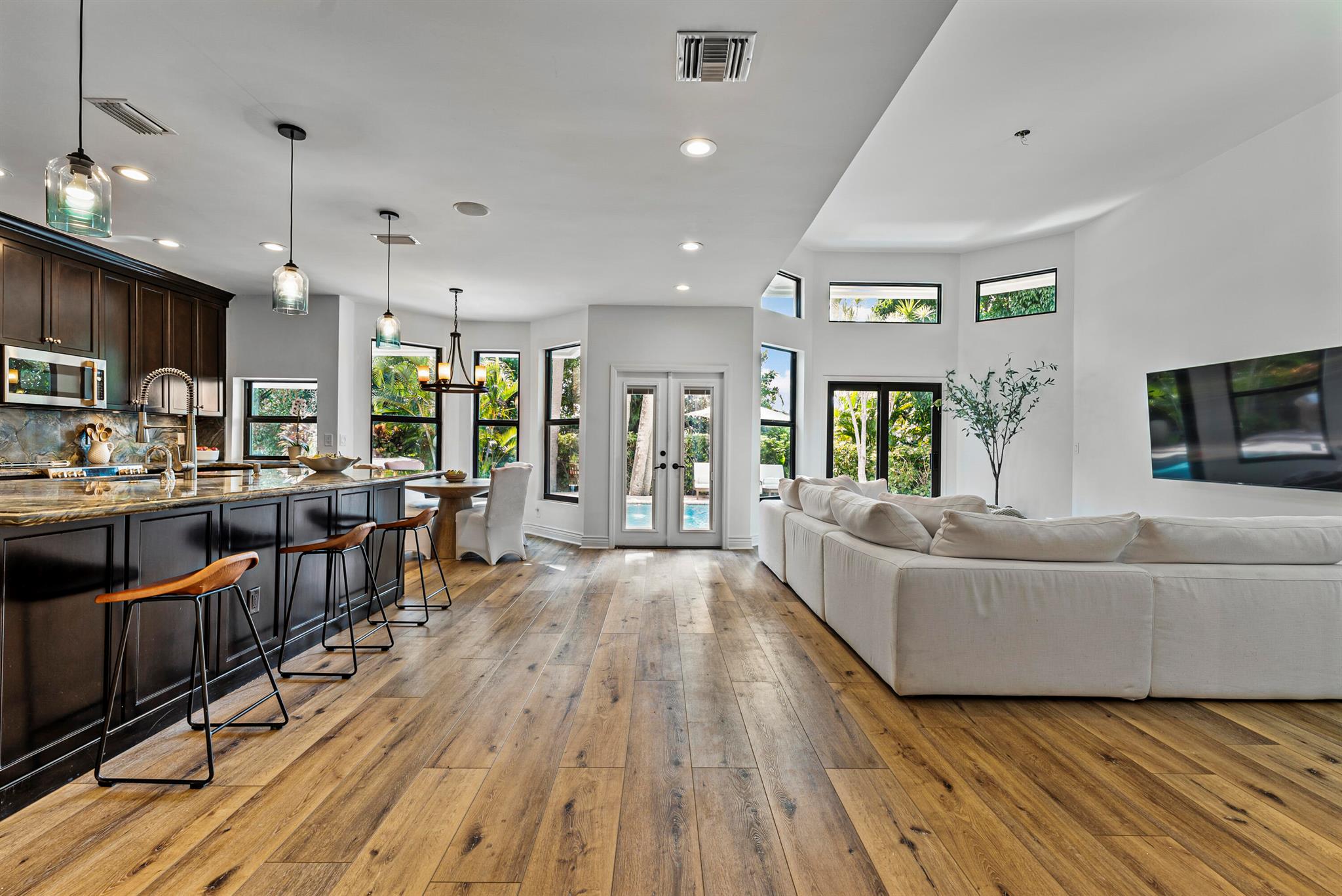 1925 Parkside Circle South Circle S