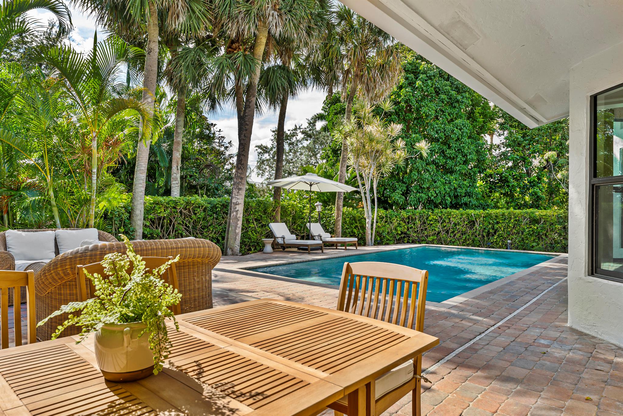 1925 Parkside Circle South Circle S