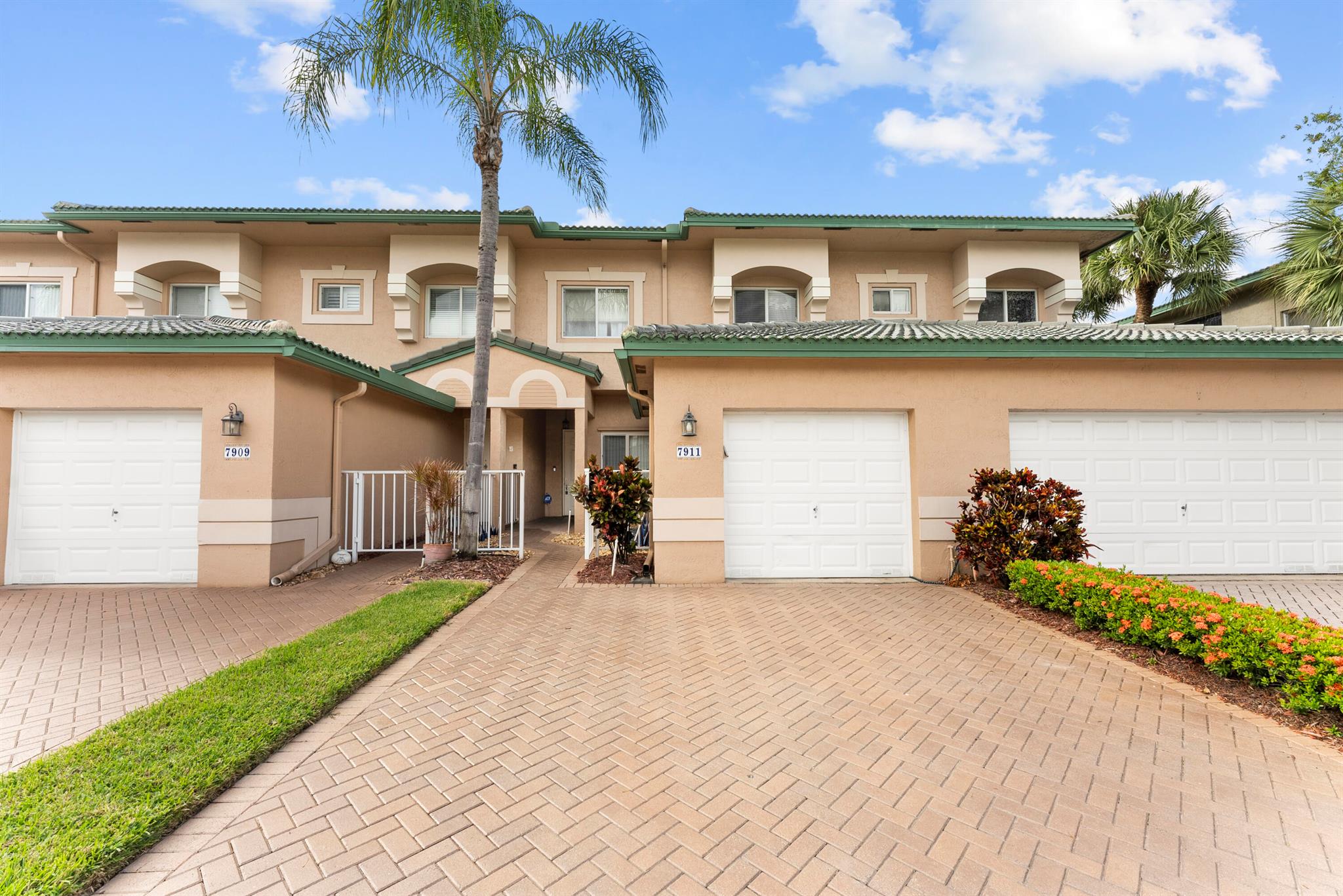 7911 Exeter Boulevard E 103