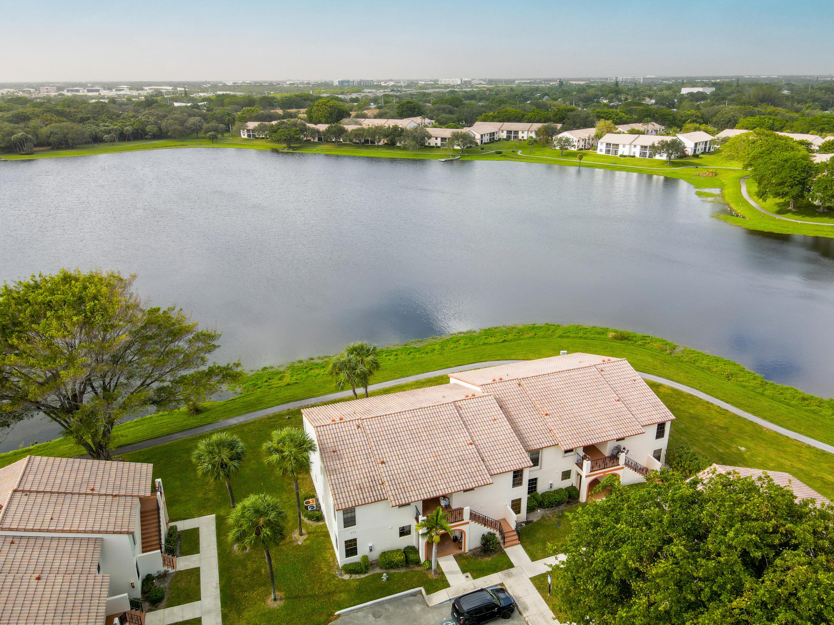 325 Palmwood Place 213
