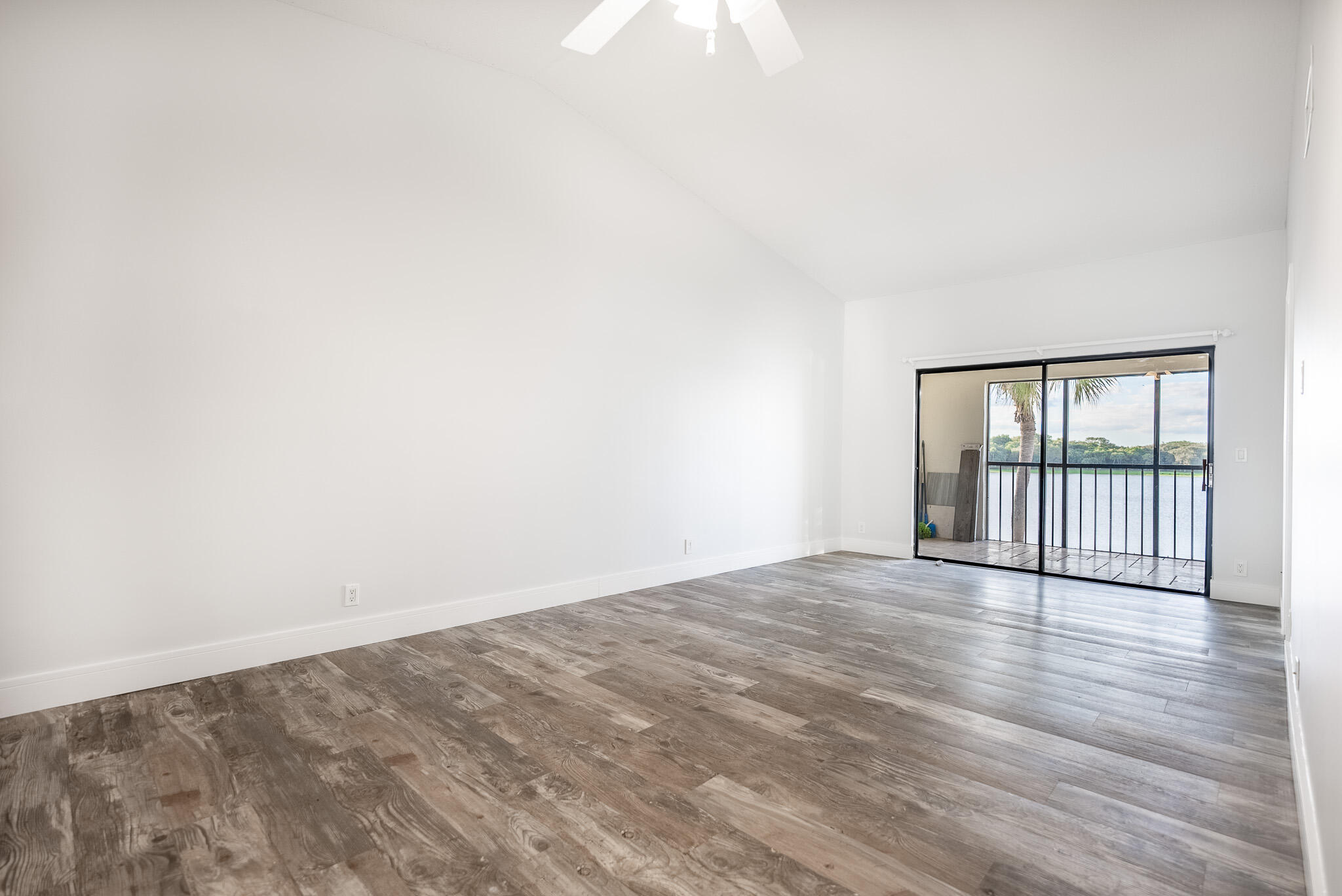 325 Palmwood Place 213
