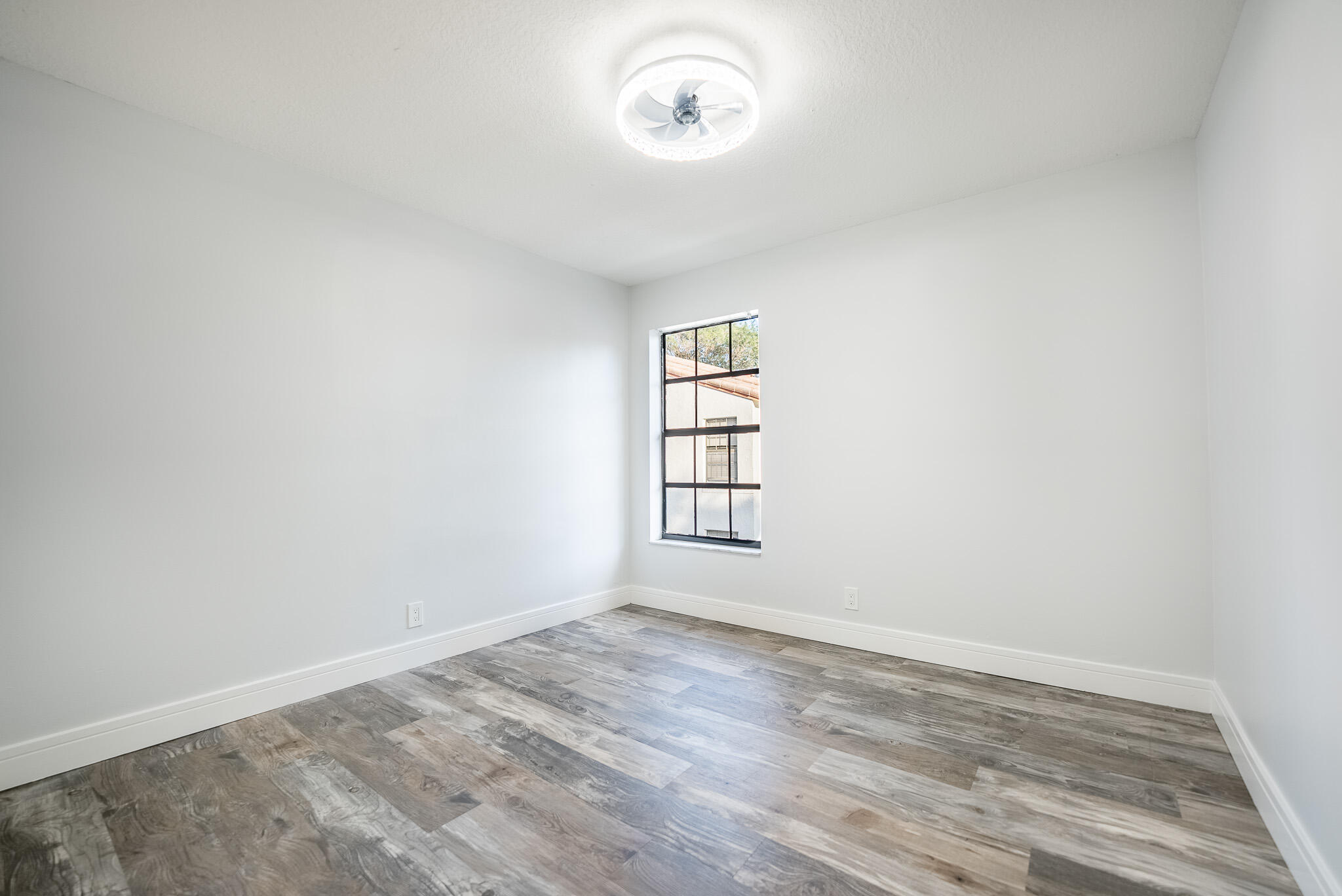 325 Palmwood Place 213