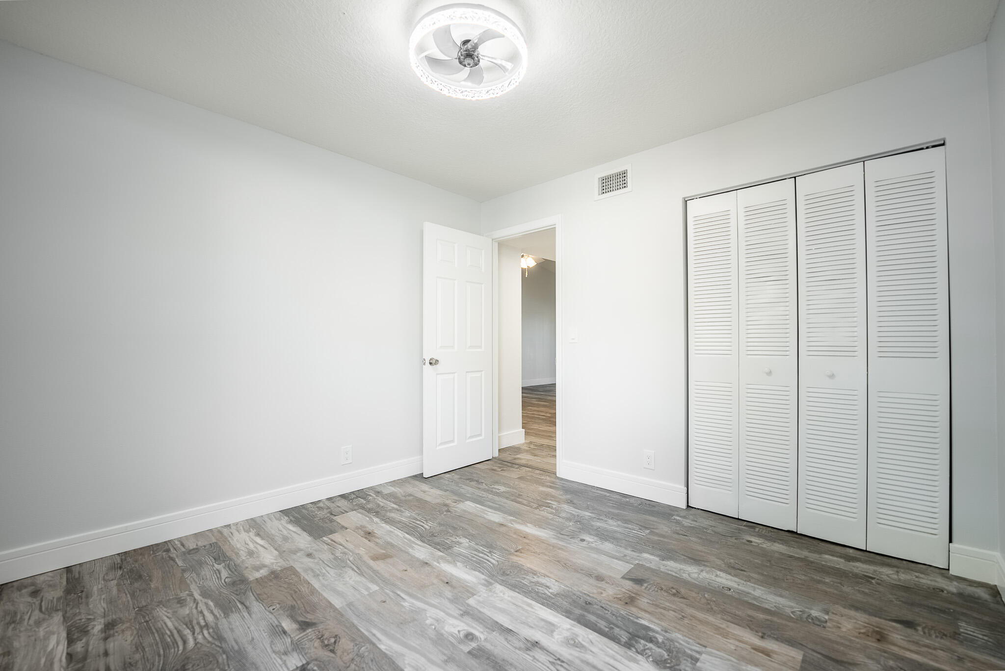 325 Palmwood Place 213