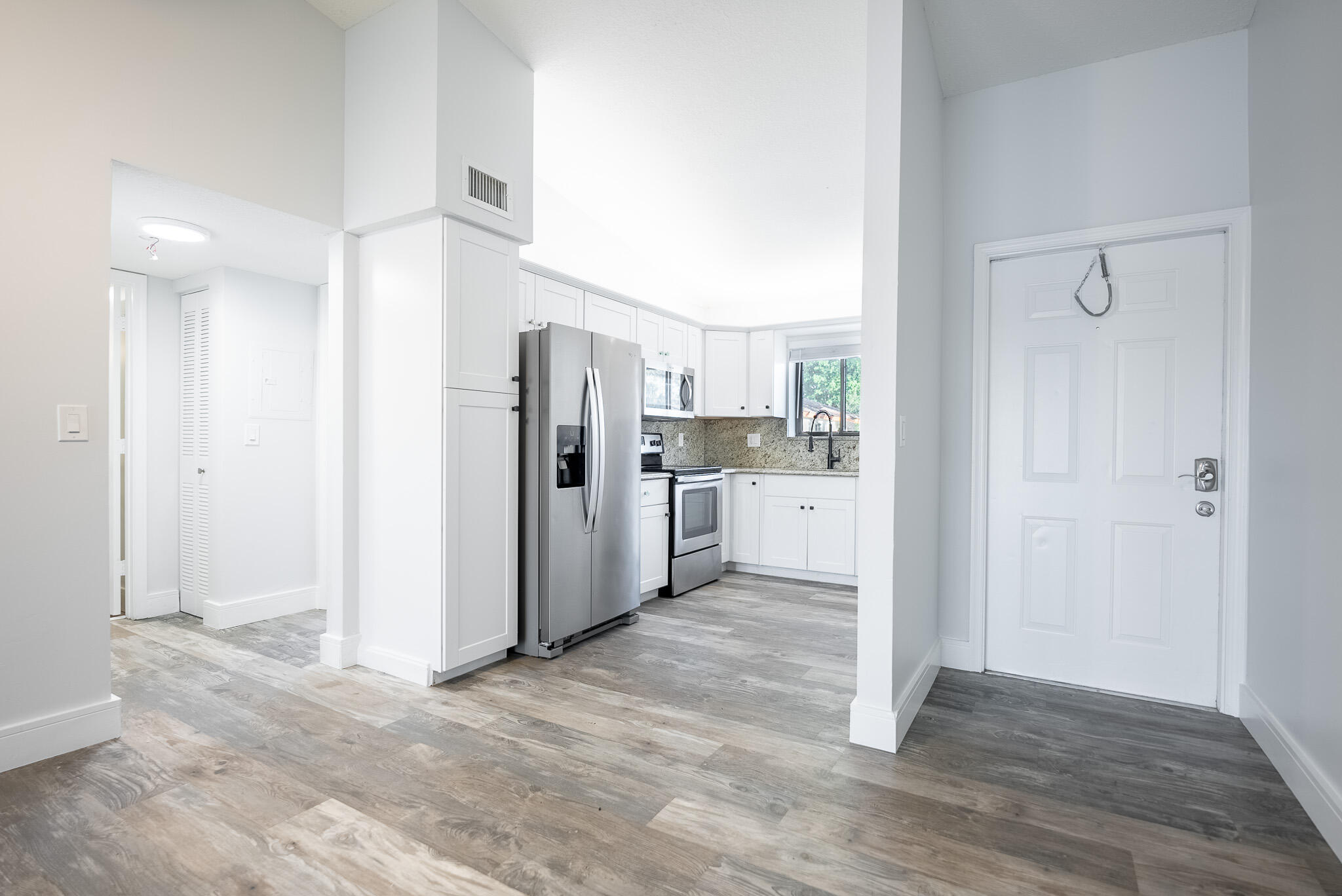 325 Palmwood Place 213