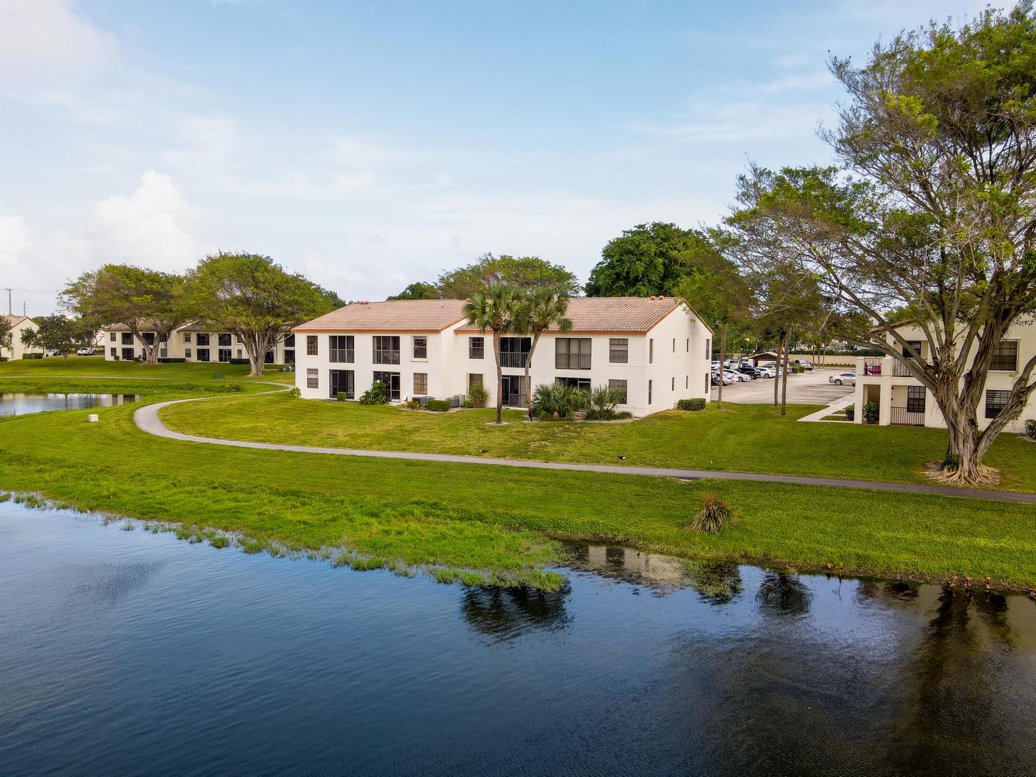 325 Palmwood Place 213