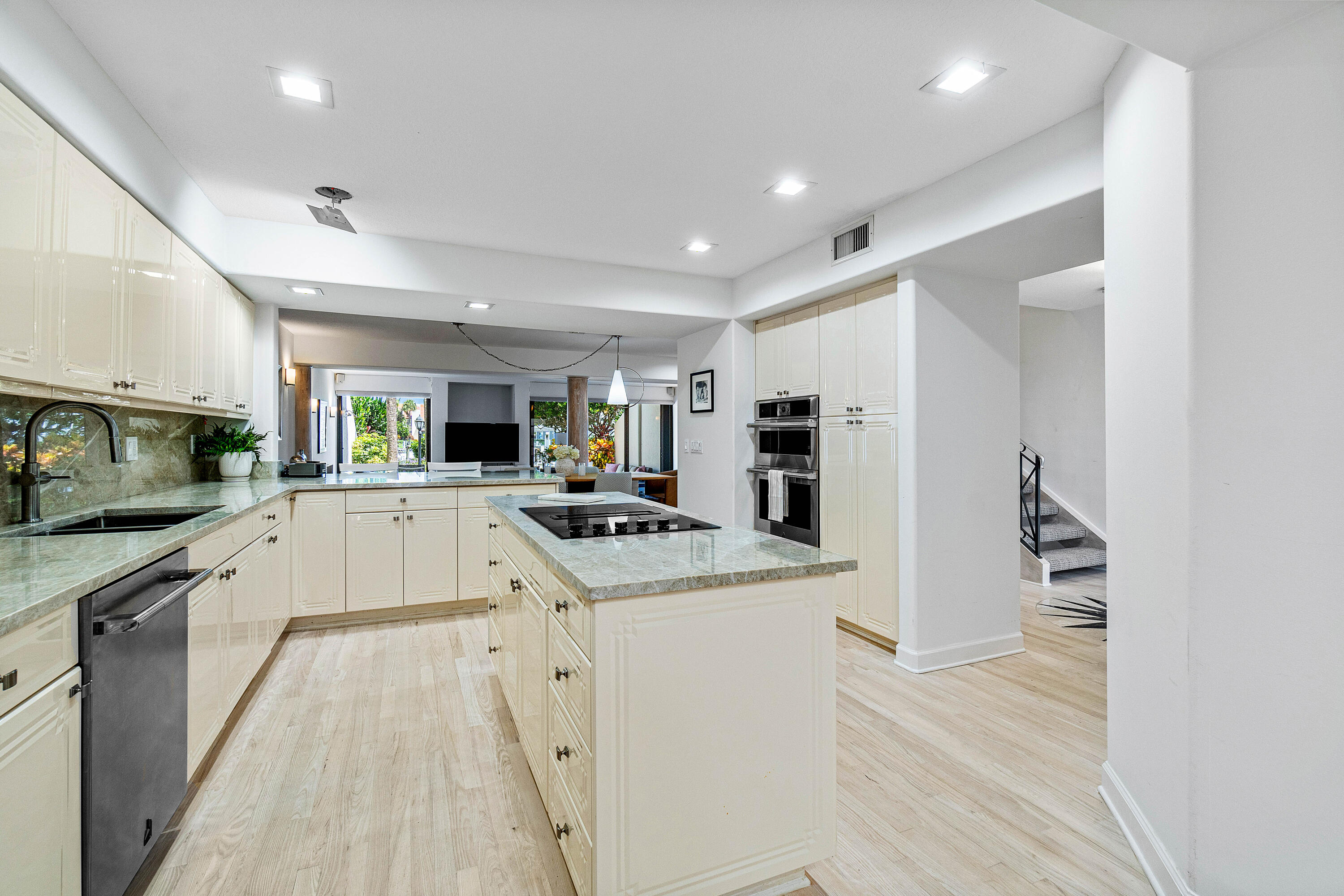 2677 N Ocean Boulevard Th-18-H