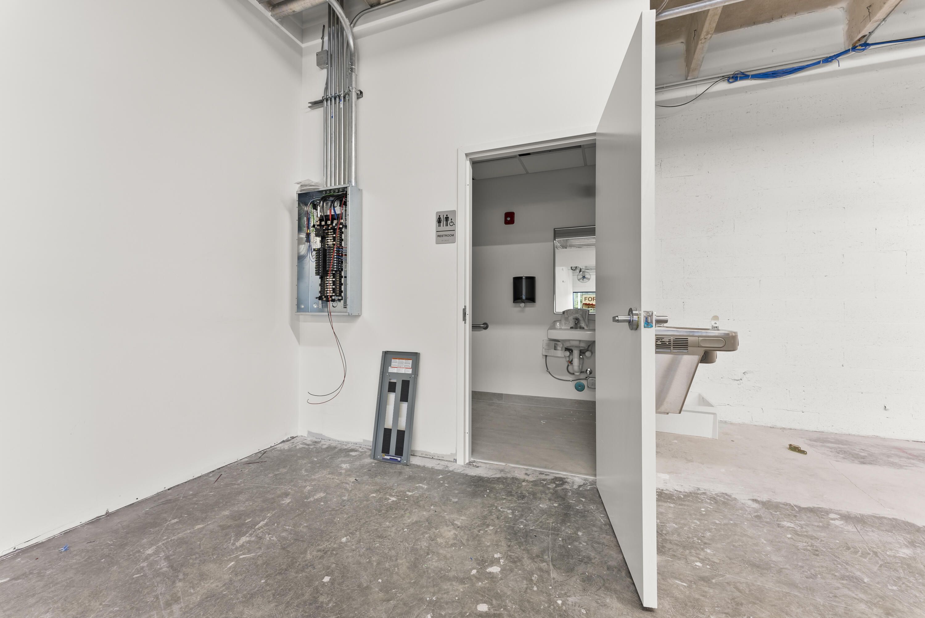 2000 N Federal Highway