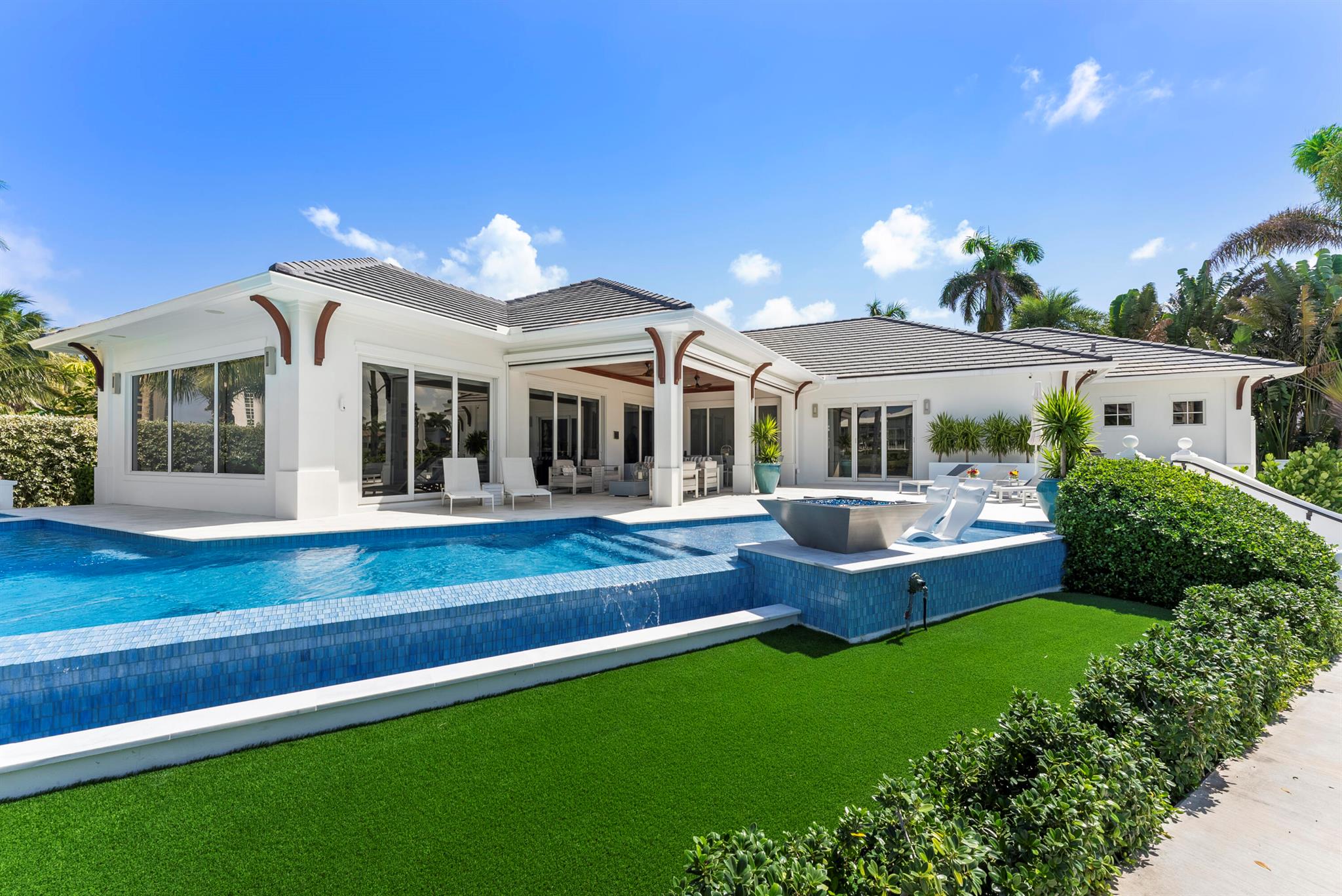 975 Banyan Drive