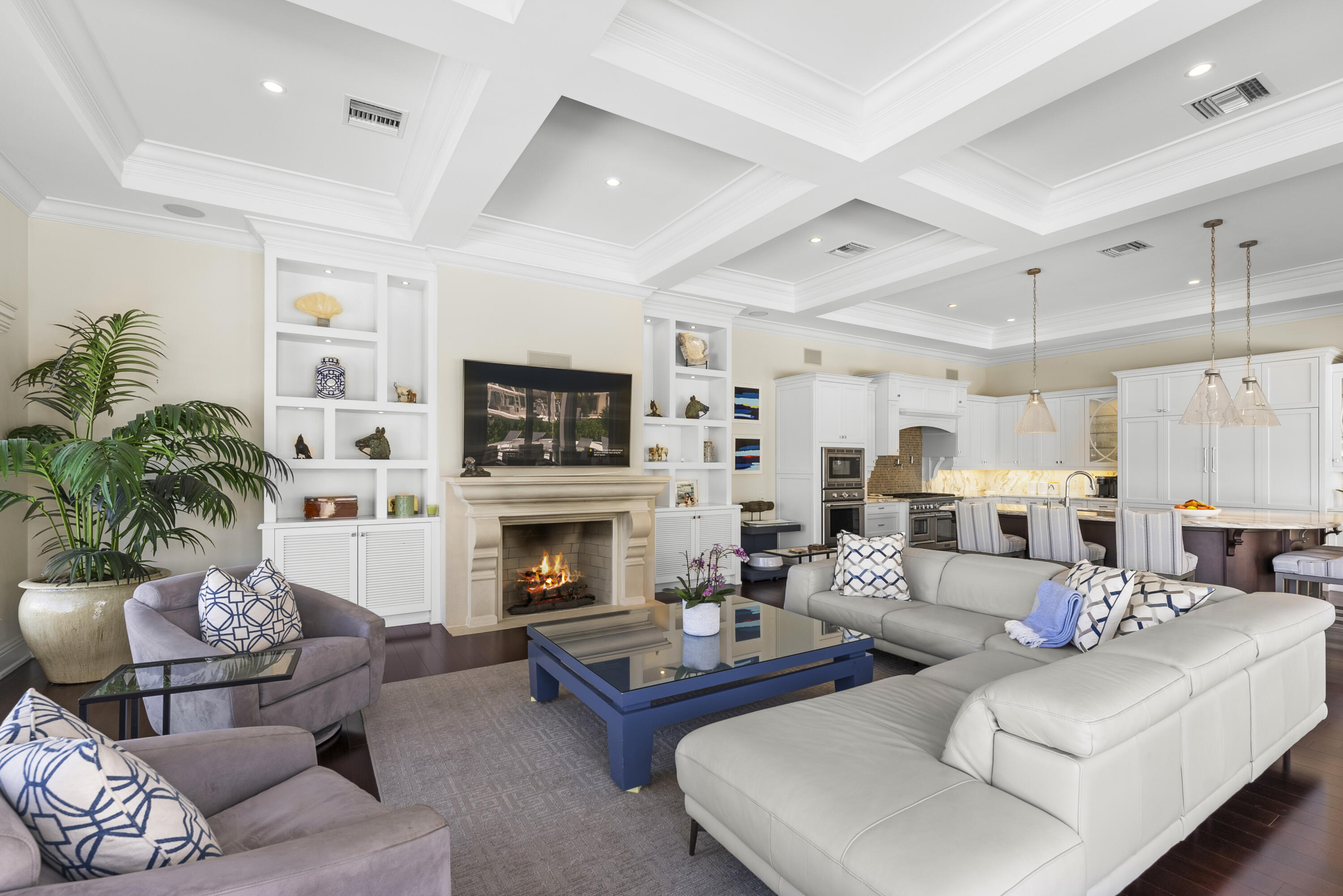 975 Banyan Drive