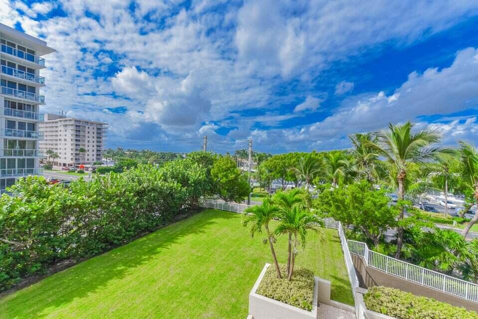 1063 Hillsboro Mile 301