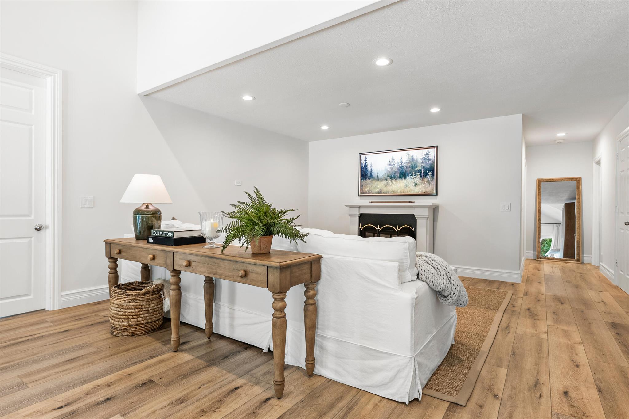 915 Parkside Circle N