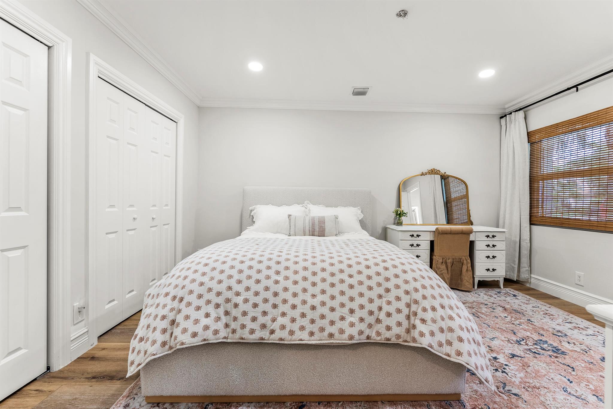 915 Parkside Circle N