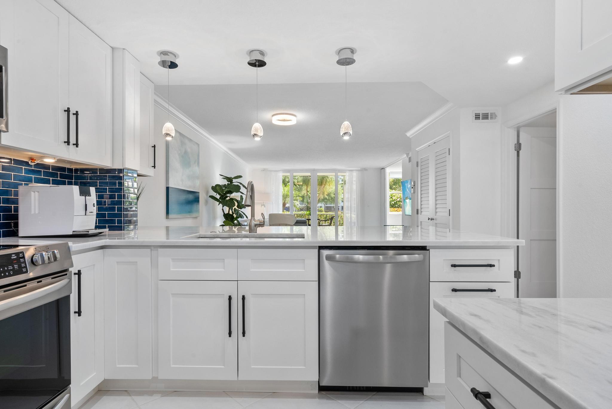 2525 Florida Boulevard 128