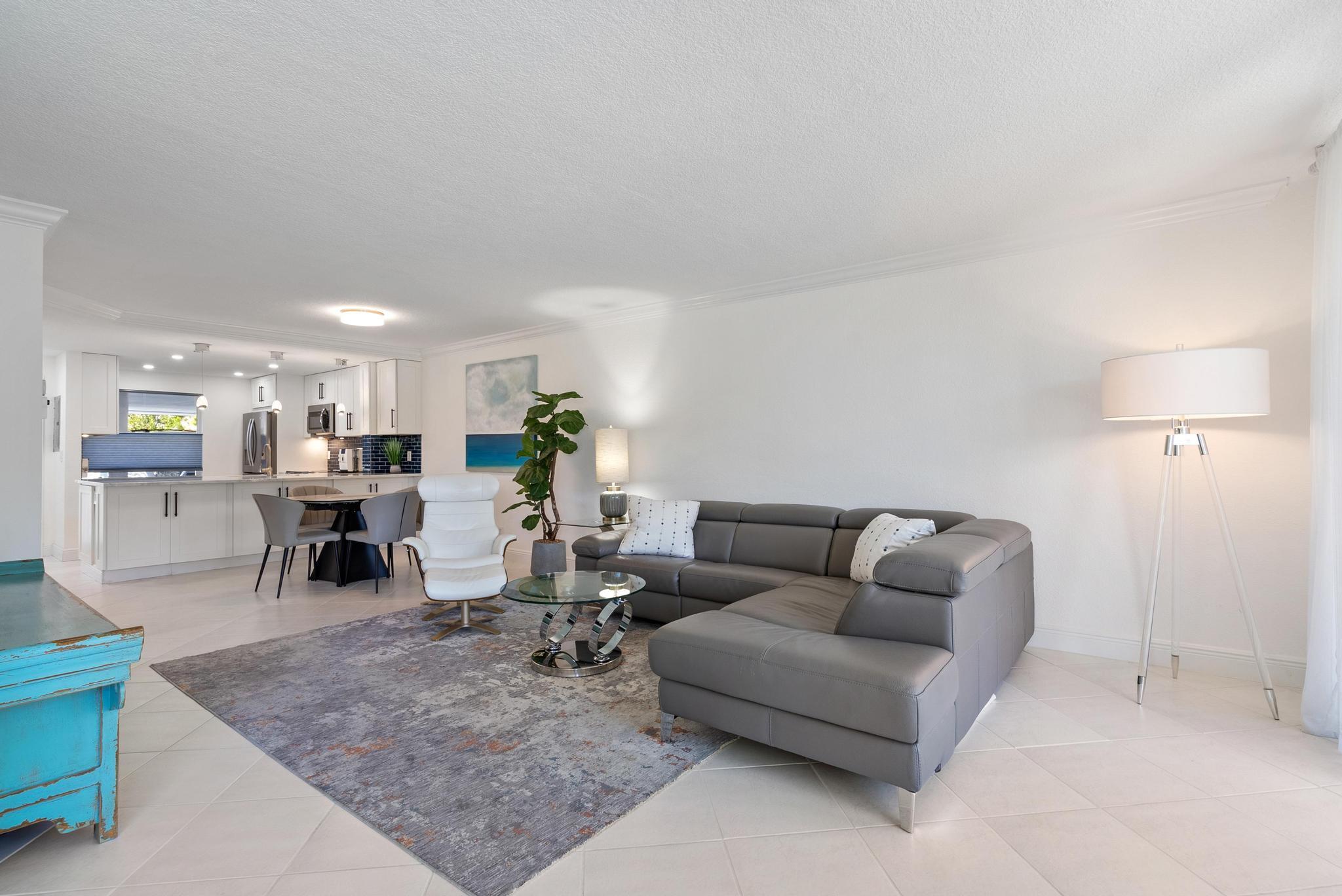 2525 Florida Boulevard 128