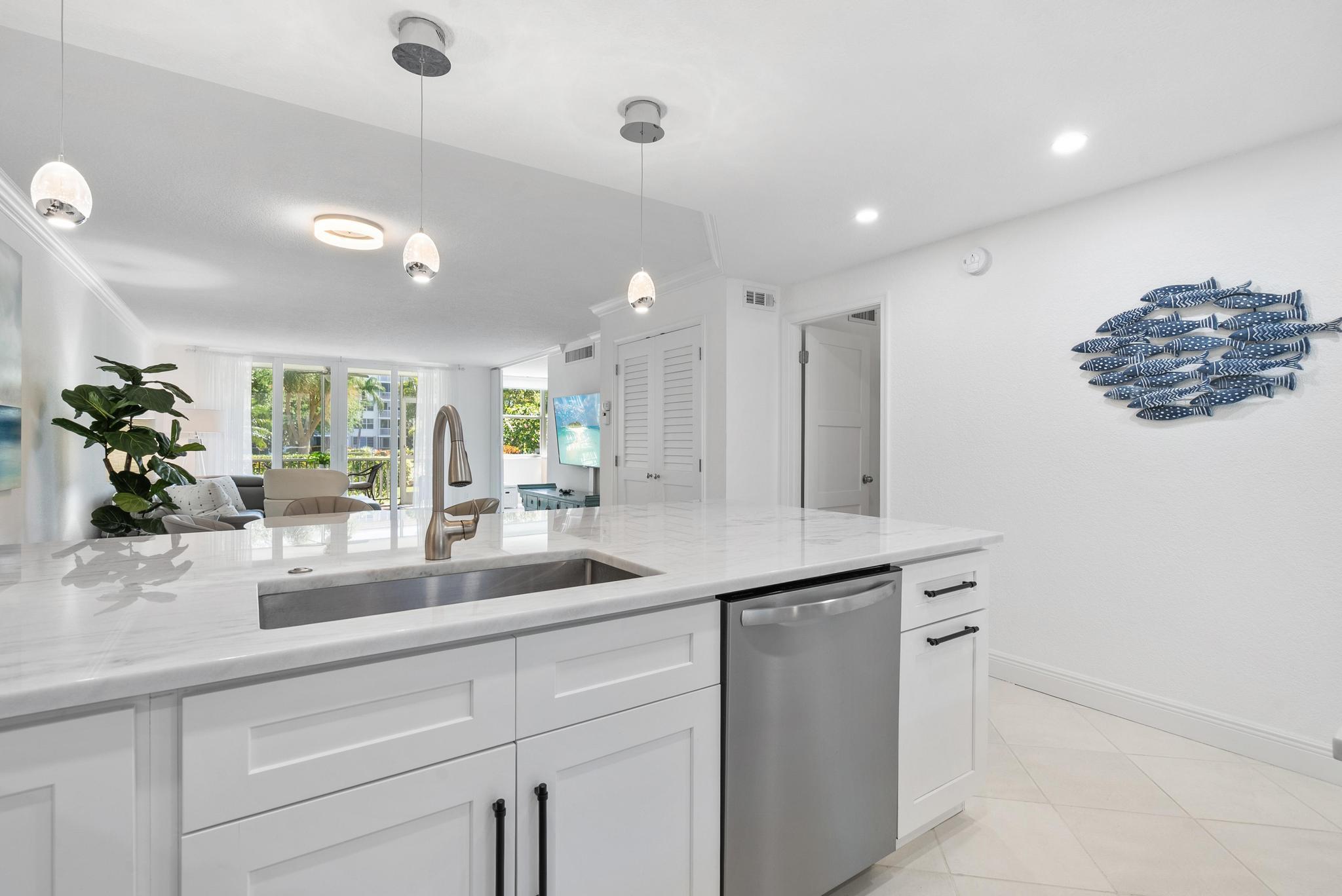 2525 Florida Boulevard 128