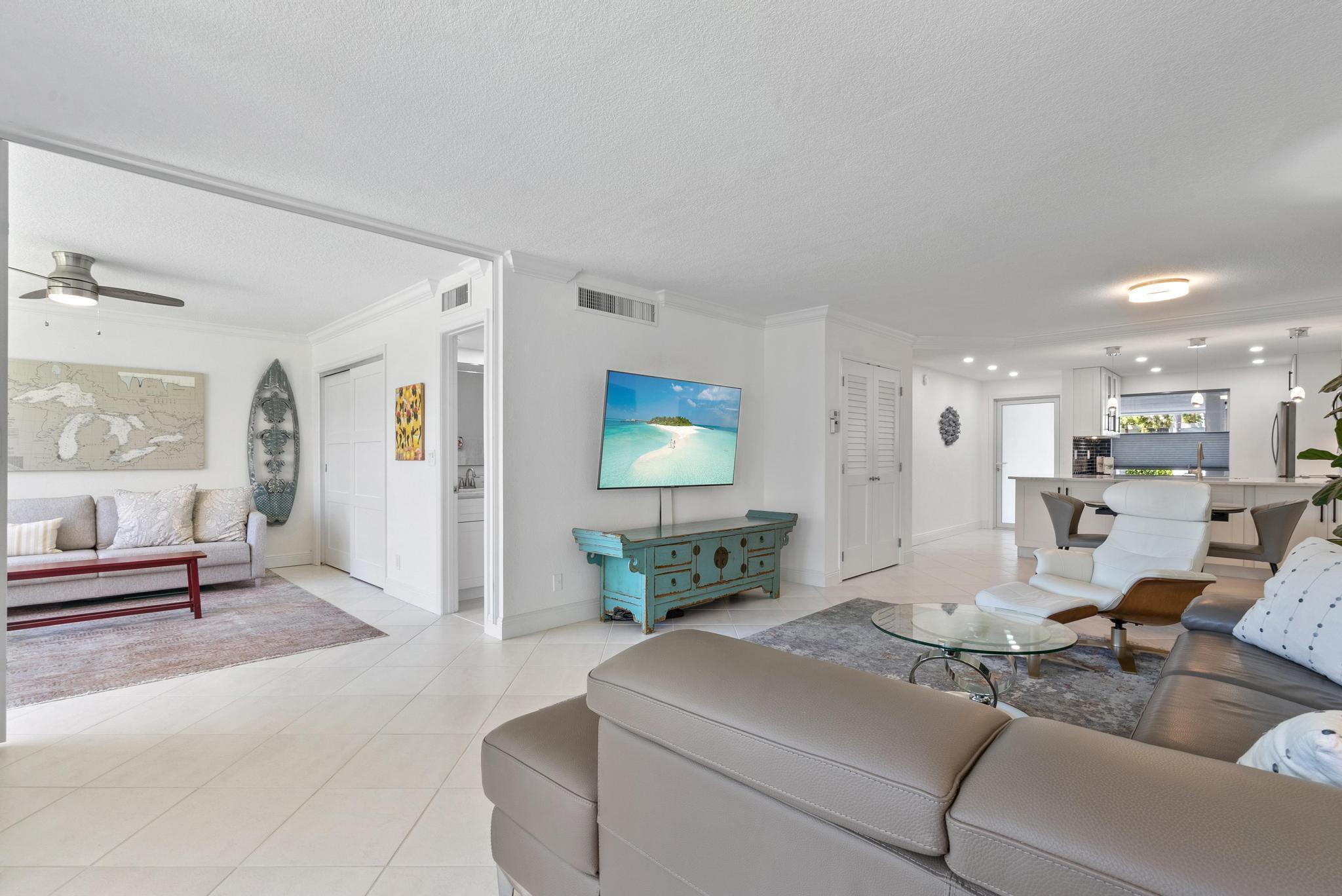 2525 Florida Boulevard 128