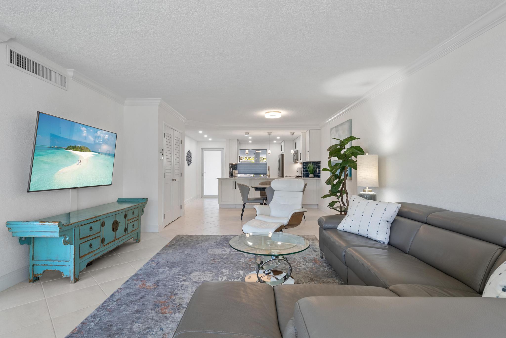 2525 Florida Boulevard 128