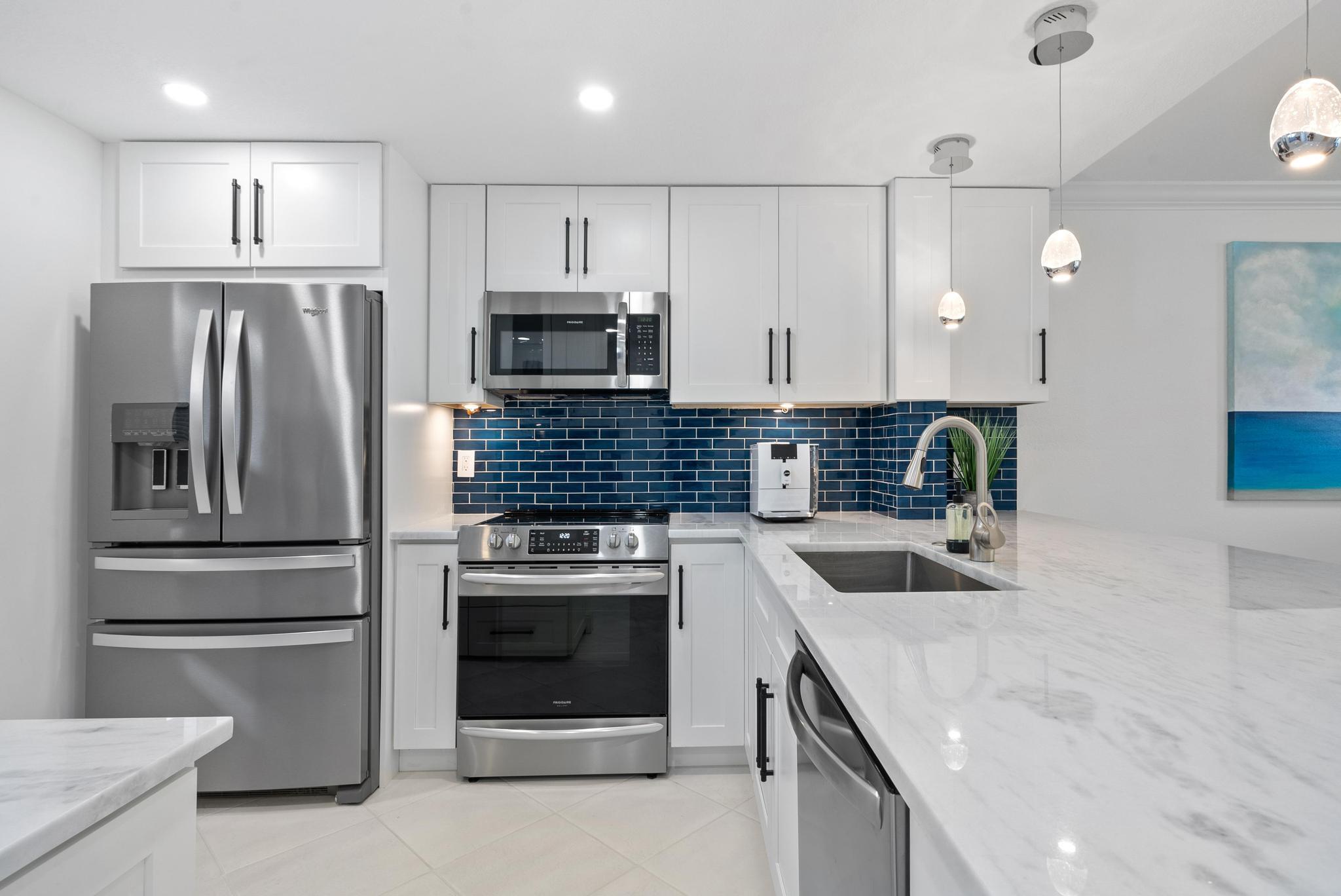 2525 Florida Boulevard 128