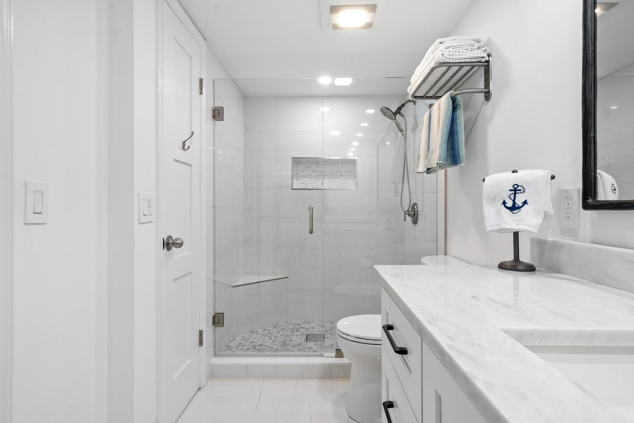 2525 Florida Boulevard 128